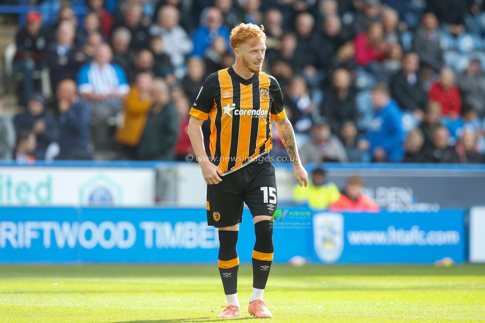 Ryan Woods #15 of Hull City during the Sky Bet Championship match Huddersfield Town vs Hull City at John Smith's Stadium, Huddersfield, United Kingdom, 9th October 2022

(Photo by Ben Early/News Images)