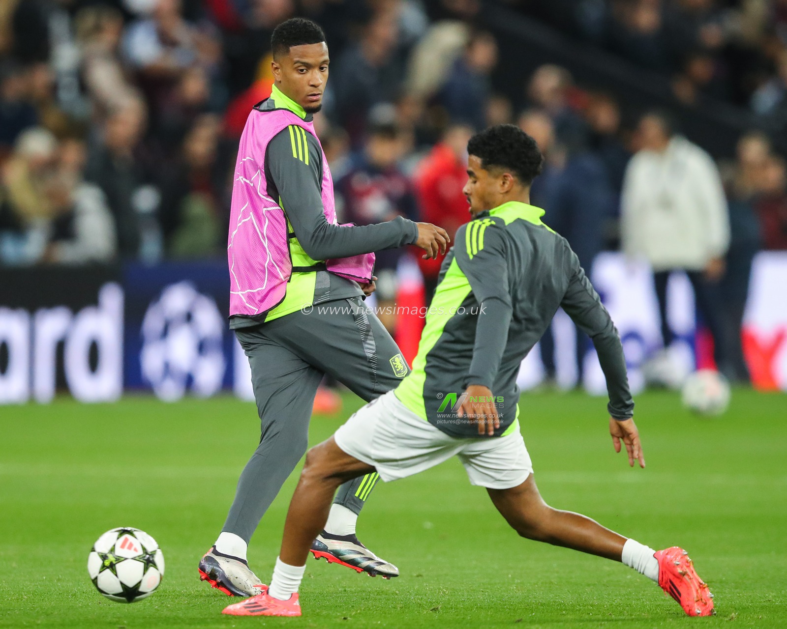 Ezri Konsa of Aston Villa during the pre-game warm up ahead of the UEFA Champions League, League Stage Aston Villa vs Bologna at Villa Park, Birmingham, United Kingdom, 22nd October 2024

(Photo by Gareth Evans/News Images)