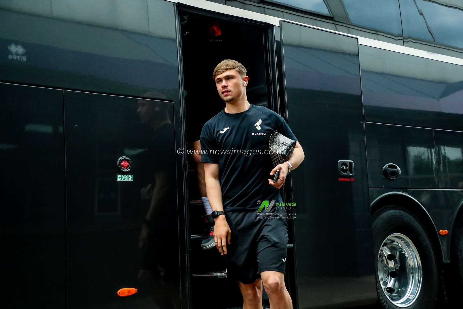 Callum Doyle of Norwich City arrives at The Den prior to the Sky Bet Championship match Millwall vs Norwich City at The Den, London, United Kingdom, 21st April 2025

(Photo by Izzy Poles/News Images)
