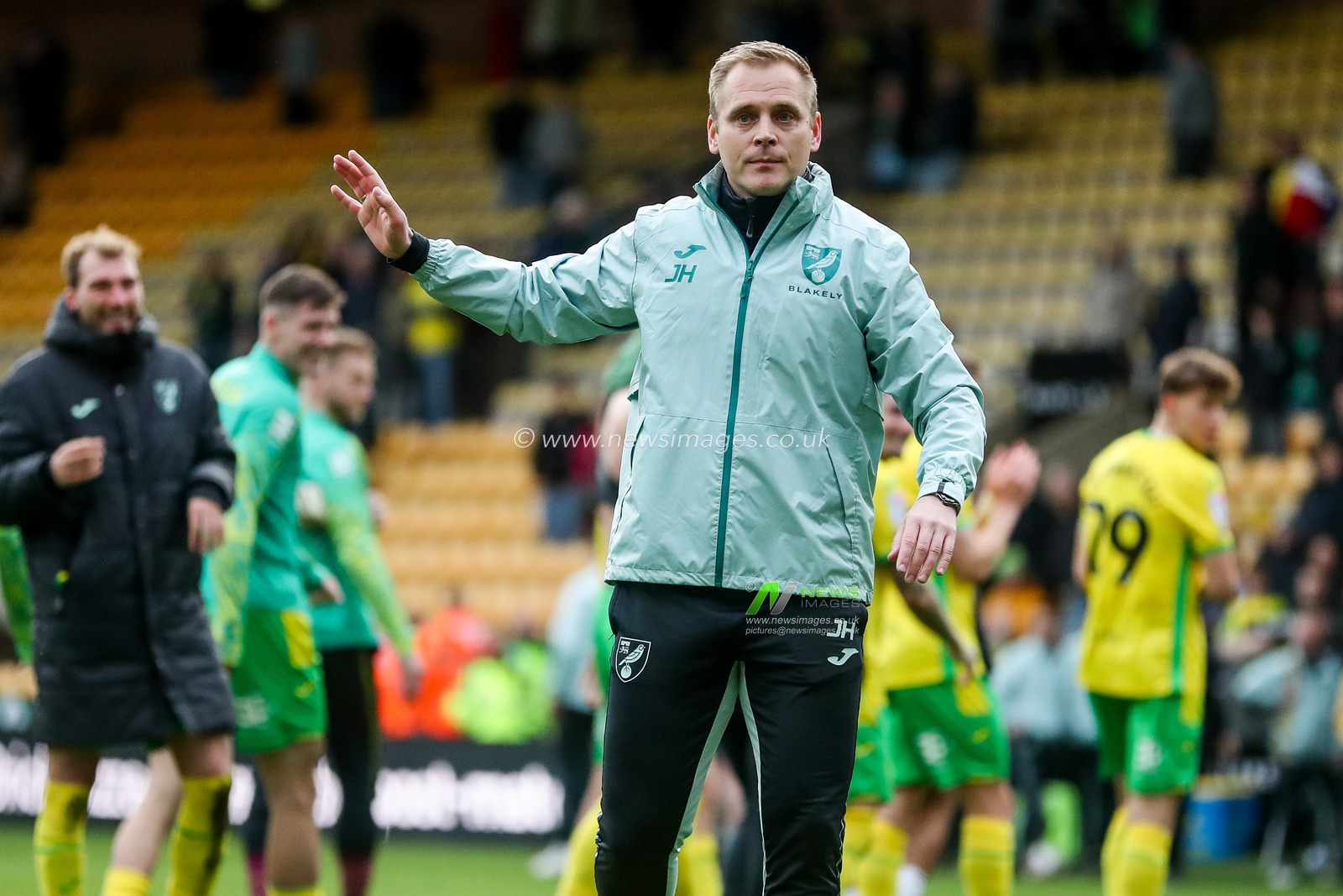 Johannes Hoff of Norwich City acknowledges the fans after the teams victory following the Sky Bet Championship match Norwich City vs West Bromwich Albion at Carrow Road, Norwich, United Kingdom, 29th March 2025

(Photo by Izzy Poles/News Images)