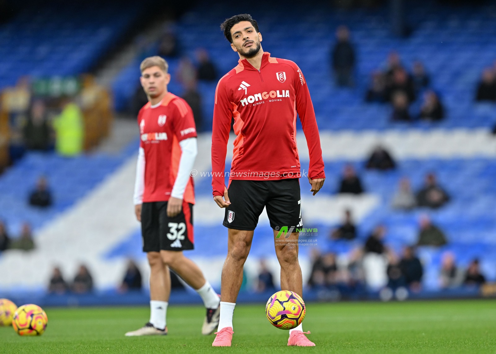 RaÃºl JimÃ©nez of Fulham warms up ahead of the Premier League match Everton vs Fulham at Goodison Park, Liverpool, United Kingdom, 26th October 2024

(Photo by Cody Froggatt/News Images)