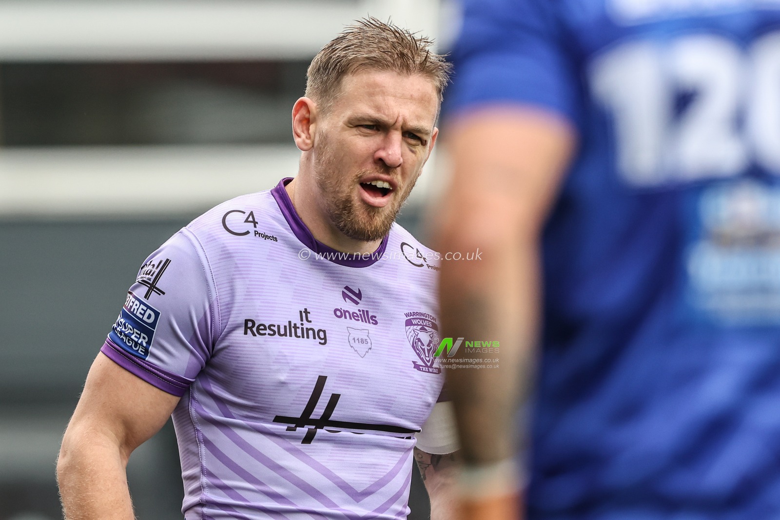 Matt Dufty of Warrington Wolves during pre-game warm up during the Betfred Super League Round 11 match Wakefield Trinity vs Warrington Wolves at DIY Kitchens Stadium, Wakefield, United Kingdom, 18th May 2025

(Photo by Alfie Cosgrove/News Images)