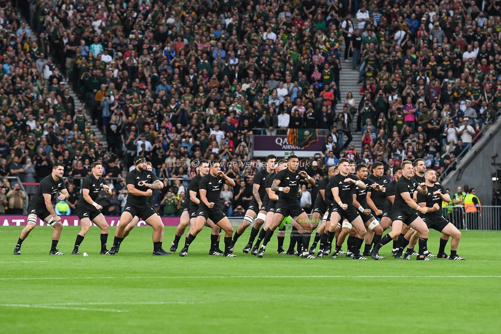 New Zealand perform the Haka ahead of the International match South Africa vs New Zealand at Twickenham Stadium, Twickenham, United Kingdom, 25th August 2023

(Photo by Mike Jones/News Images)