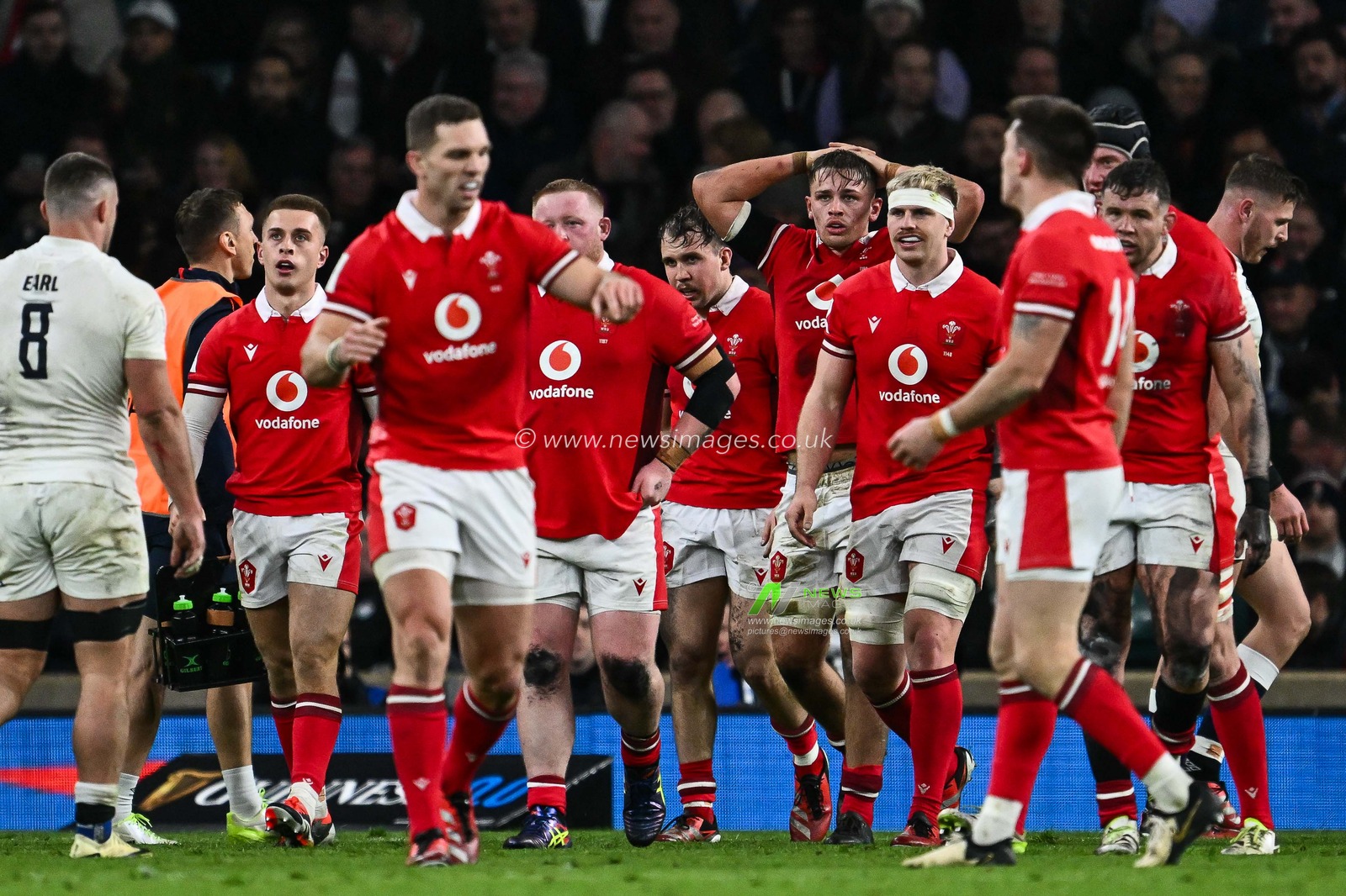 Alex Mann of Wales celebrates his tryduring the 2024 Guinness 6 Nations match England vs Wales at Twickenham Stadium, Twickenham, United Kingdom, 10th February 2024

(Photo by Craig Thomas/News Images)