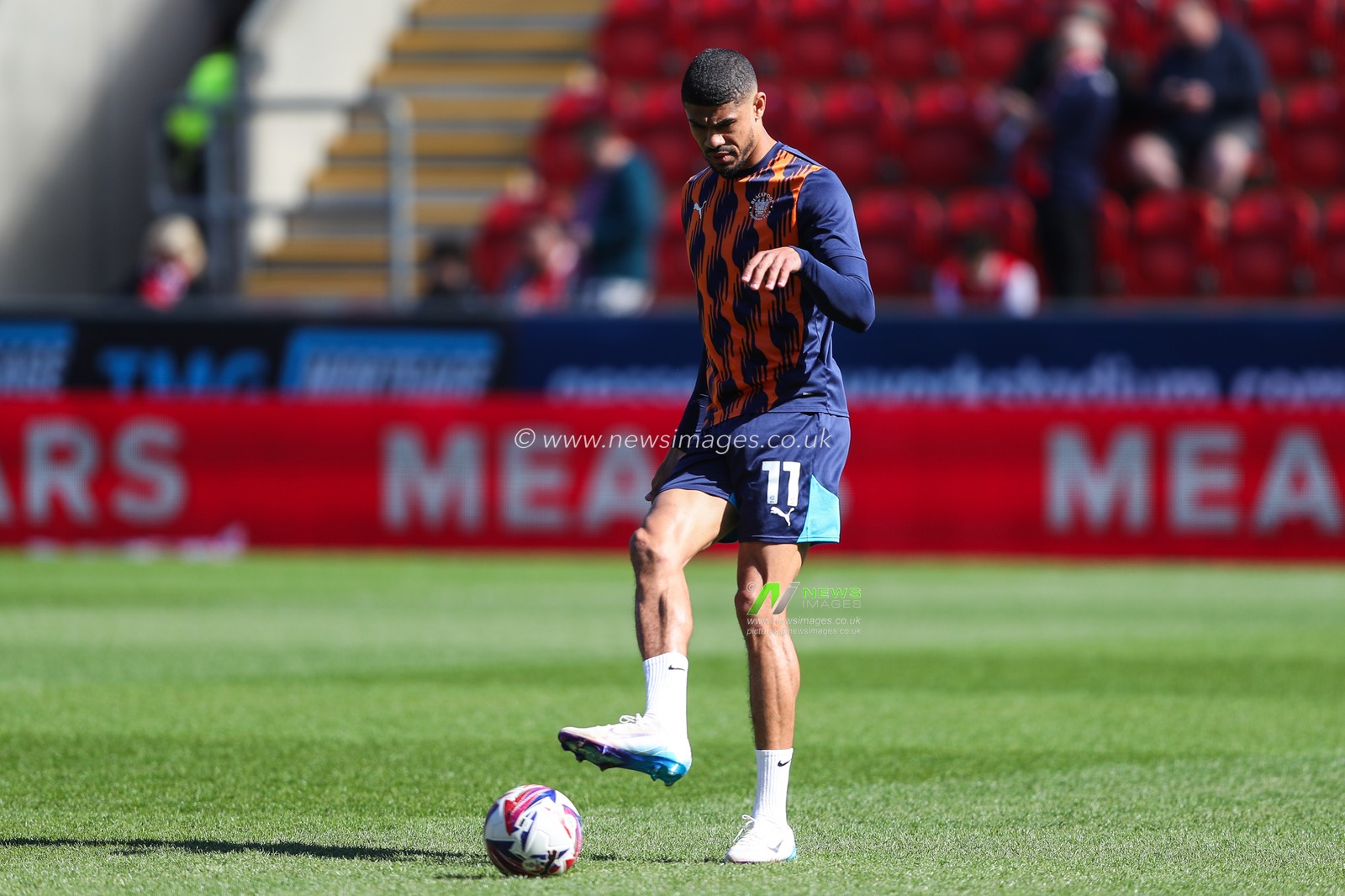 Ashley Fletcher of Blackpool during the pre-game warm up ahead of the Sky Bet League 1 match Rotherham United vs Blackpool at New York Stadium, Rotherham, United Kingdom, 5th April 2025

(Photo by Gareth Evans/News Images)