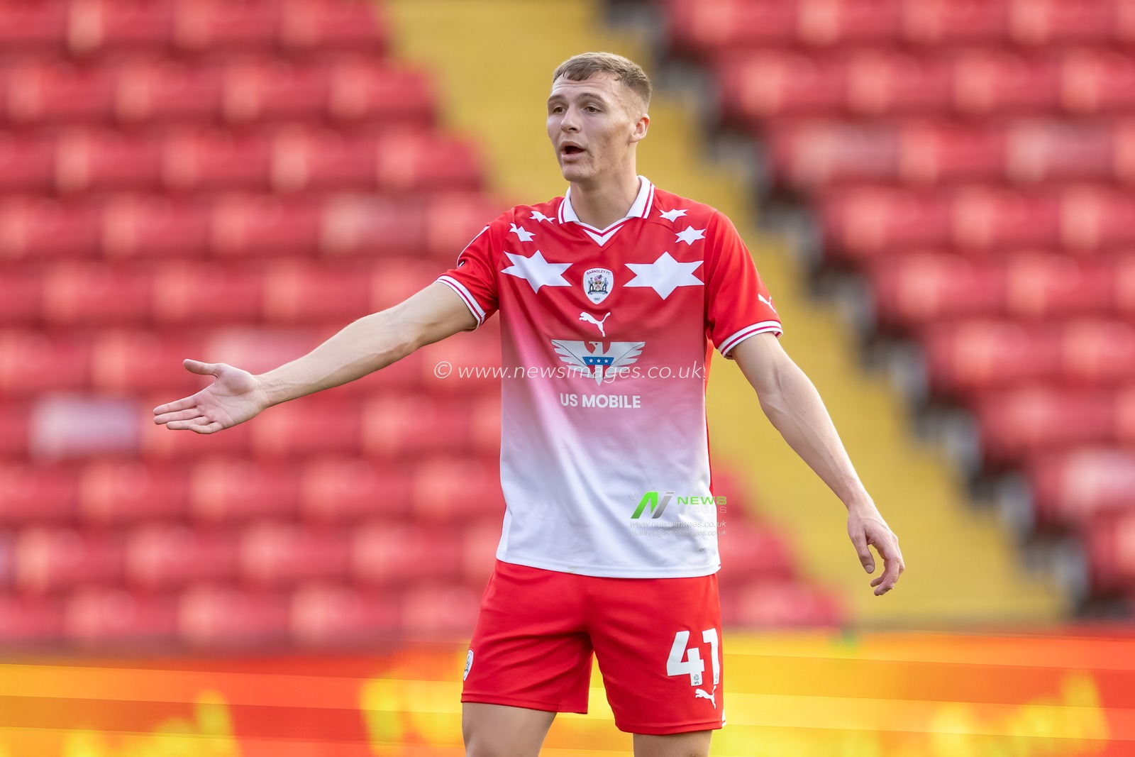 Jack Shepard #41 of Barnsley gives his team instructions  during the Carabao Cup match Barnsley vs Tranmere Rovers at Oakwell, Barnsley, United Kingdom, 8th August 2023

(Photo by Mark Cosgrove/News Images)