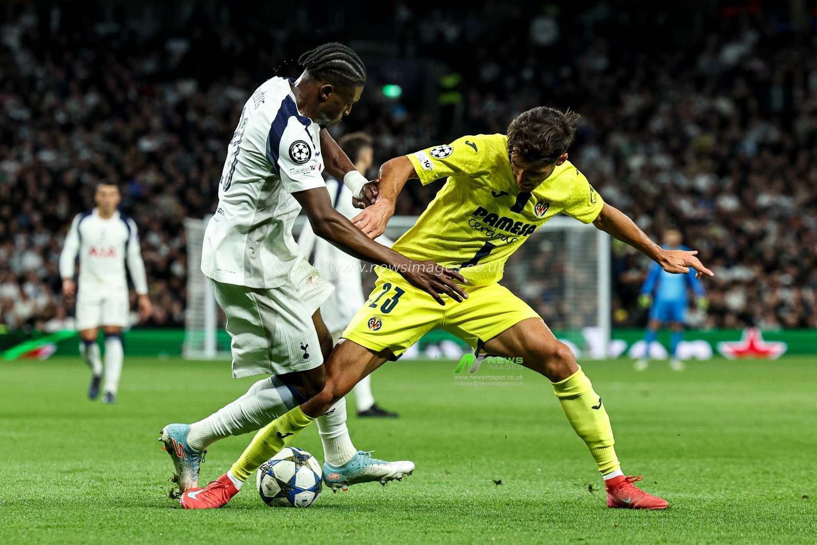 Mohammed Kudus of Tottenham Hotspur is tackled by Sergi Cardona of Villarreal during the UEFA Champions League match Tottenham Hotspur vs Villarreal at Tottenham Hotspur Stadium, London, United Kingdom, 16th September 2025

(Photo by Mark Cosgrove/News Images)