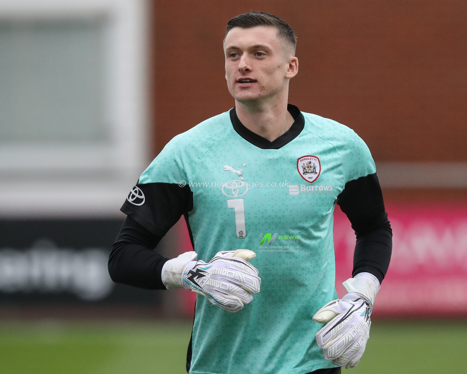 Liam Roberts of Barnsley in the pregame warmup session during the Sky Bet League 1 match Fleetwood Town vs Barnsley at Highbury Stadium, Fleetwood, United Kingdom, 17th February 2024

(Photo by Alfie Cosgrove/News Images)