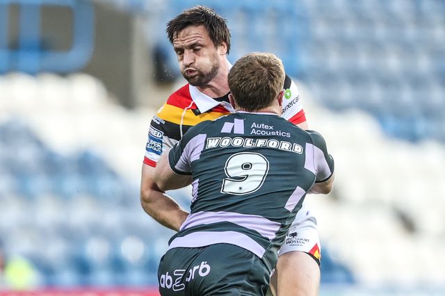 Joe Mellor of Bradford Bulls attempts to tackle Zac Woolford of Huddersfield Giants during the Betfred Super League round 18 match Huddersfield Giants vs Bradford Bulls at Accu Stadium, Huddersfield, United Kingdom on 10 July 2026

(Photo by Alfie Cosgrove/News Images)