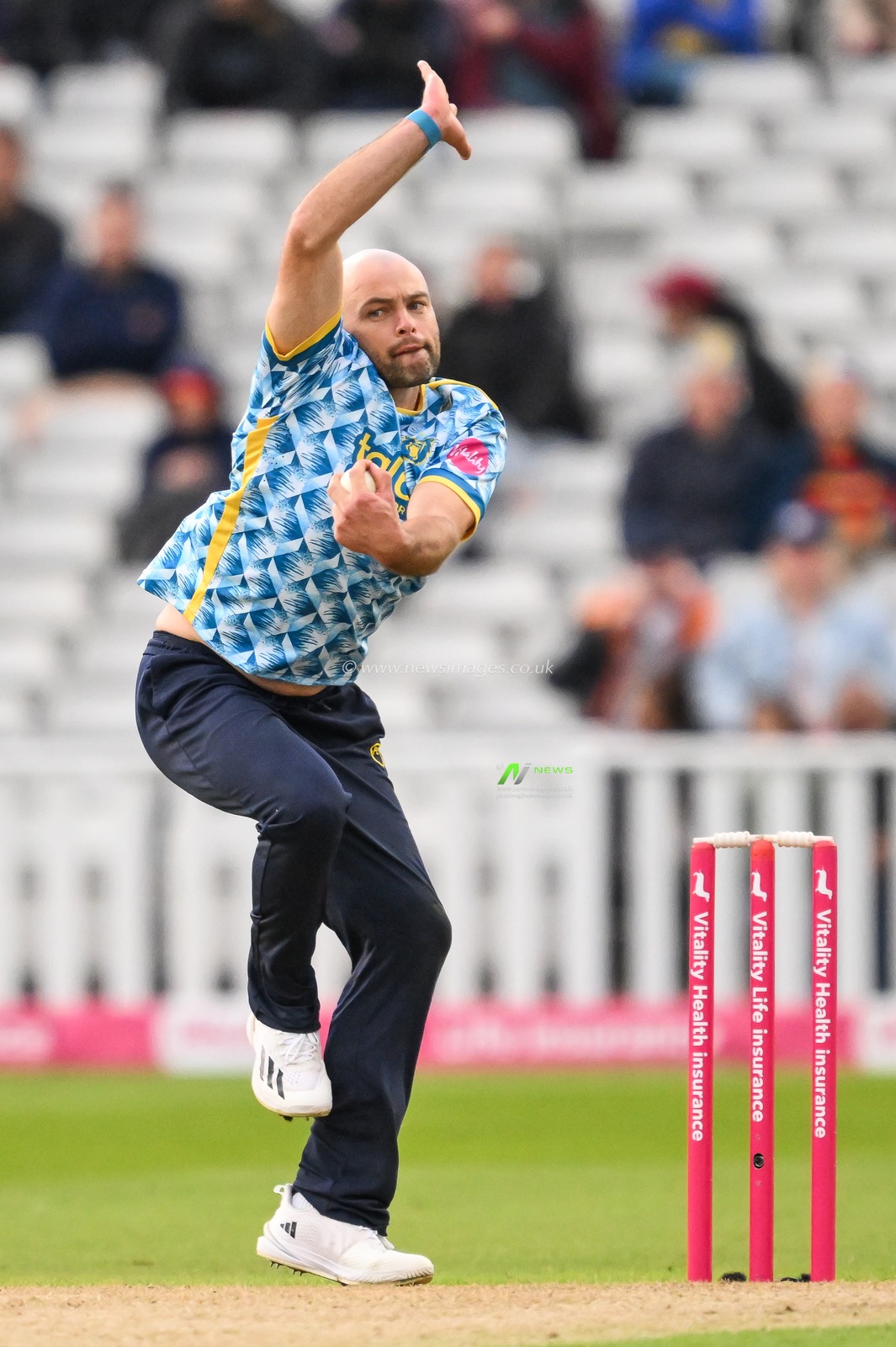 Jake Lintott of Birmingham Bears delivers the ball during the Vitality Blast match Birmingham Bears vs Lancashire Lightning at Edgbaston, Birmingham, United Kingdom, 14th June 2024

(Photo by Craig Thomas/News Images)