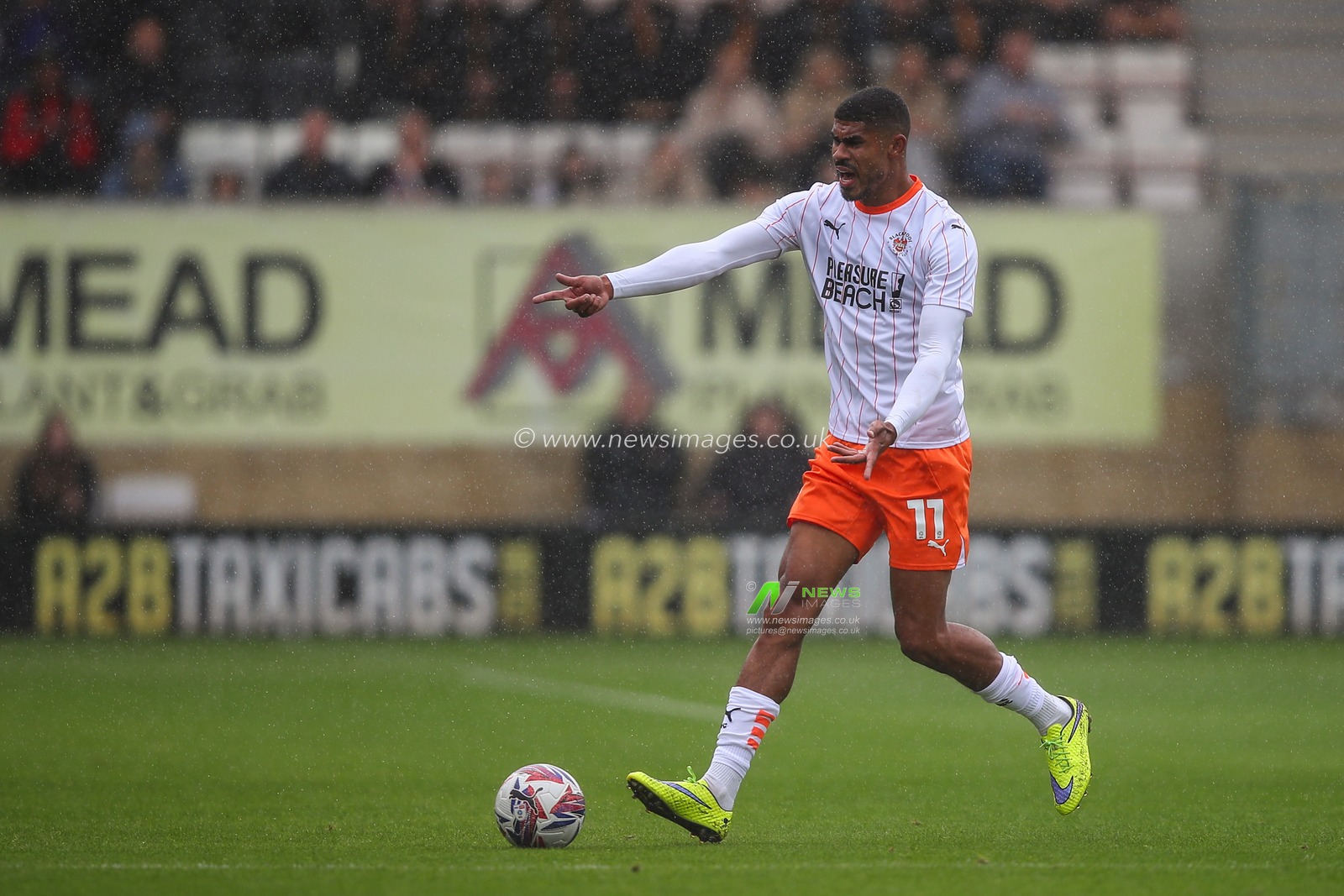 Ashley Fletcher of Blackpool reacts during the Sky Bet League 1 match Cambridge United vs Blackpool at Abbey Stadium, Cambridge, United Kingdom, 24th August 2024

(Photo by Gareth Evans/News Images)