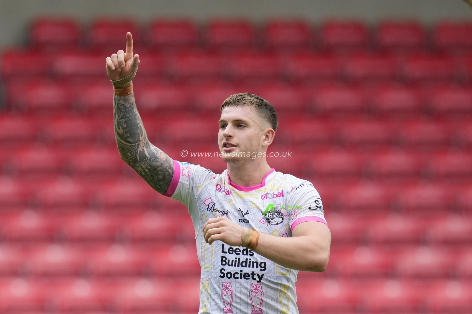 Corey Johnson #26 of Leeds Rhinos salutes the fans after the Betfred Super League Round 18 match Salford Red Devils vs Leeds Rhinos at AJ Bell Stadium, Eccles, United Kingdom, 9th July 2023

(Photo by Steve Flynn/News Images)