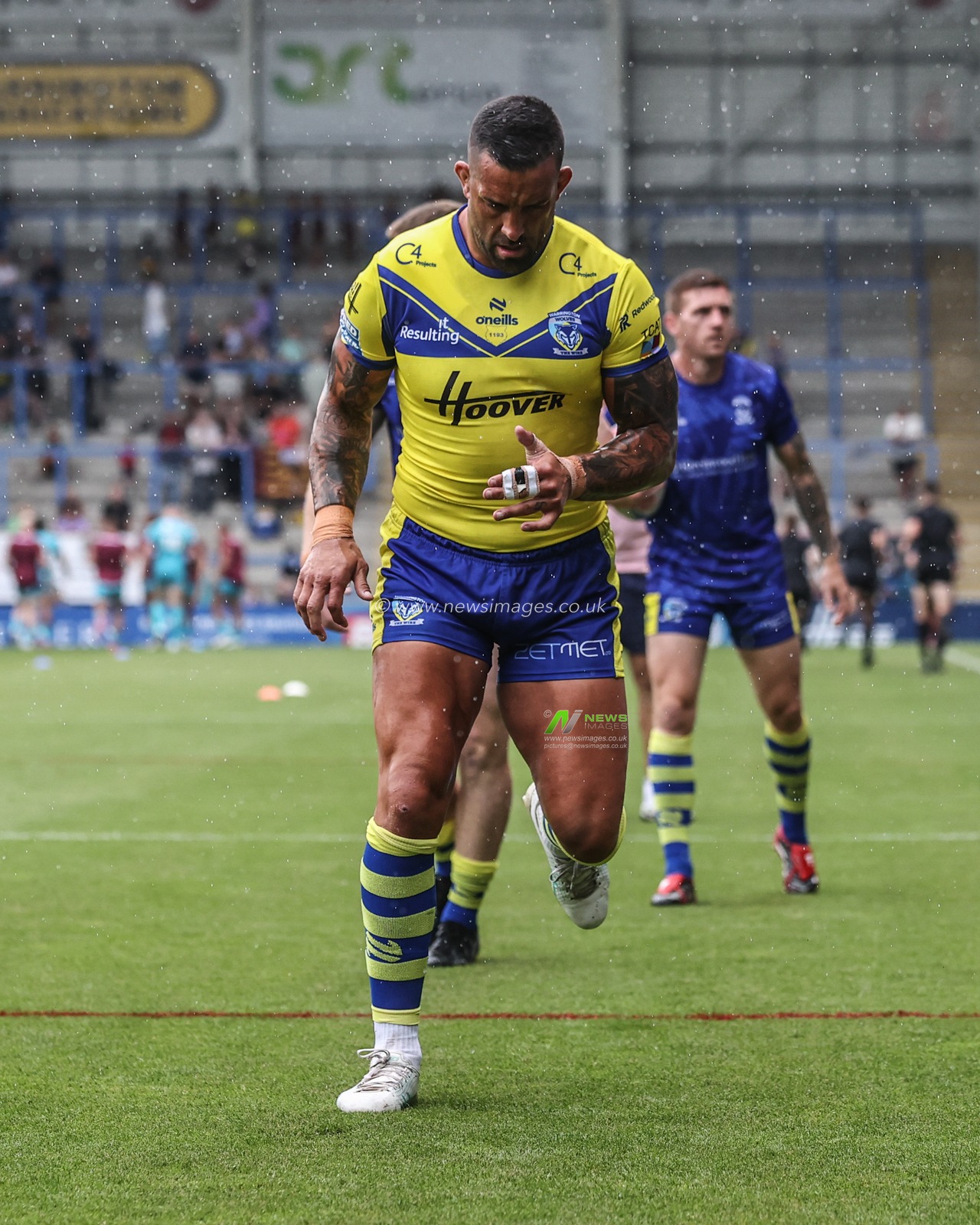 Paul Vaughan of Warrington Wolves during pre-game warm up during the Betfred Super League round 15 match Warrington Wolves vs Huddersfield Giants at Halliwell Jones Stadium, Warrington, United Kingdom, 21st June 2025

(Photo by Alfie Cosgrove/News Images)