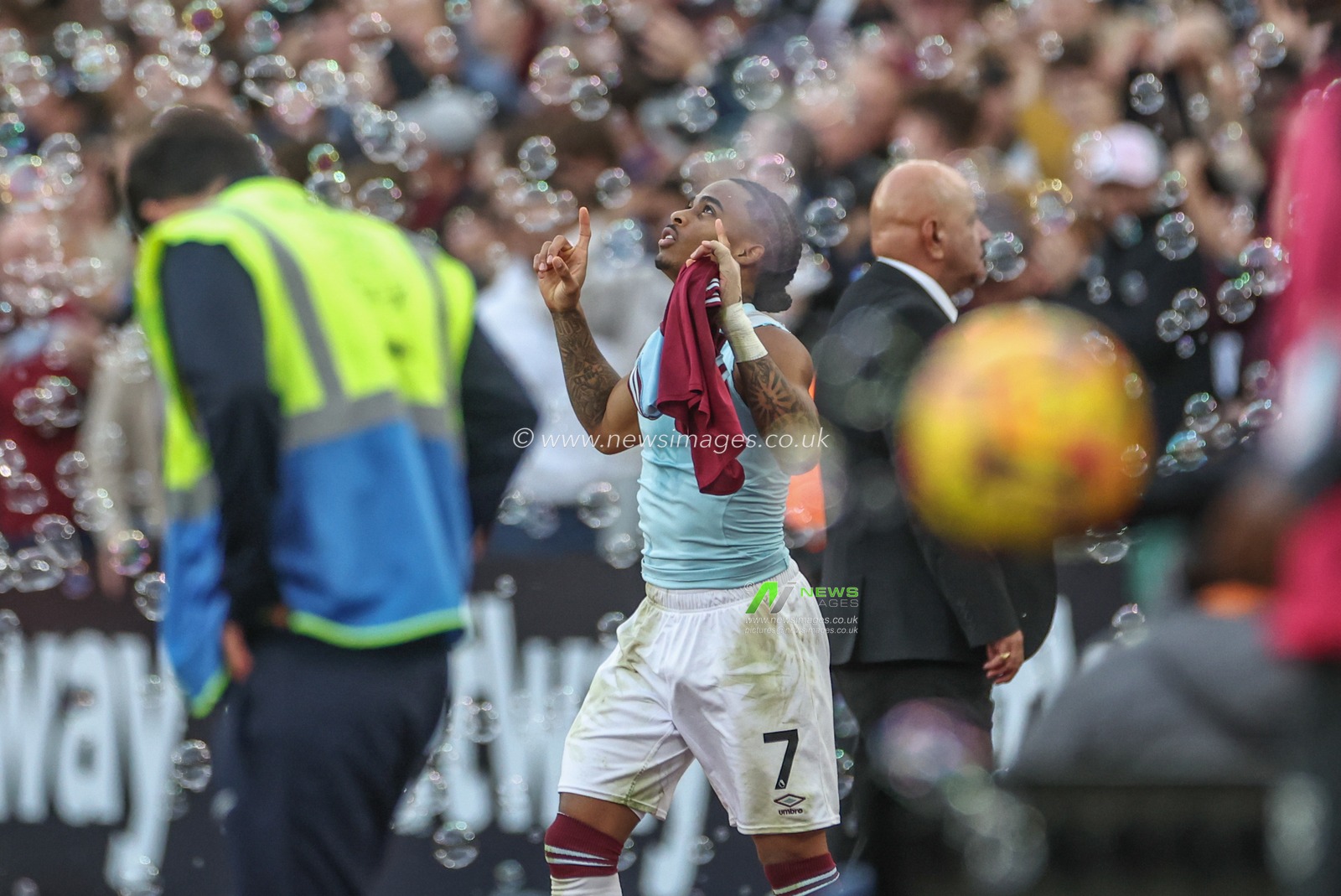 Crysencio Summerville of West Ham United celebrates his goal to make it 1-0 during the Premier League match West Ham United vs Manchester United at London Stadium, London, United Kingdom, 27th October 2024

(Photo by Mark Cosgrove/News Images)