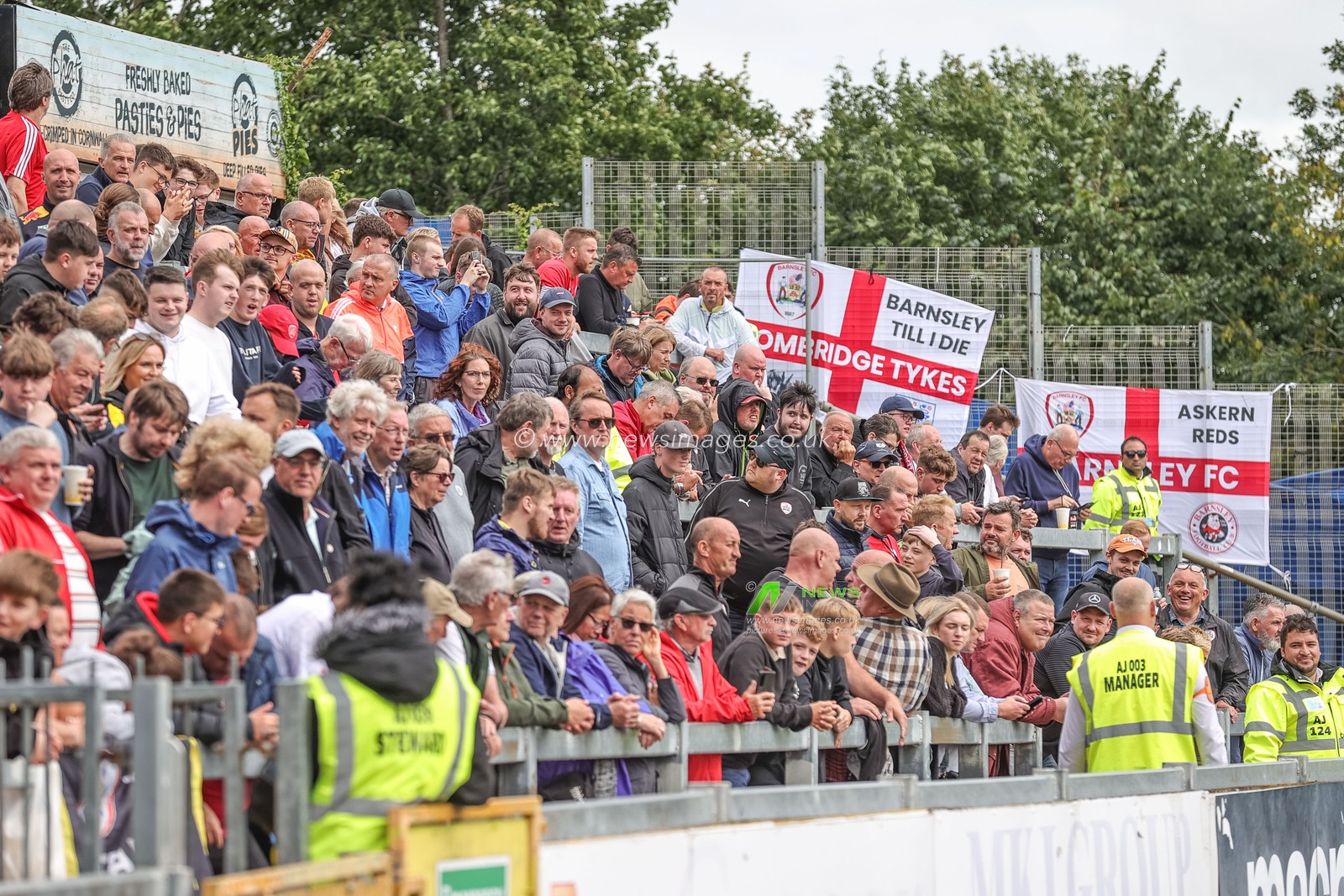 Barnsley fans sing away during the Sky Bet League 1 match Bristol Rovers vs Barnsley at Memorial Stadium, Bristol, United Kingdom, 12th August 2023

(Photo by Mark Cosgrove/News Images)