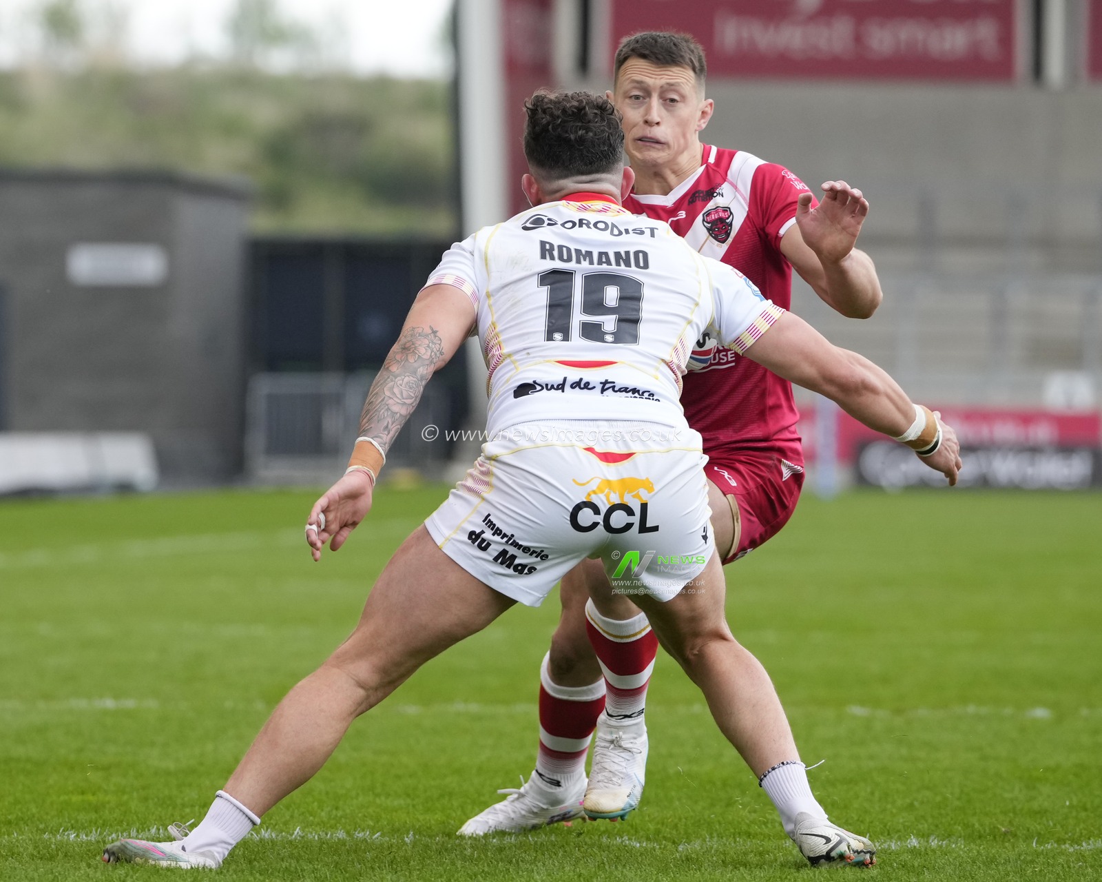 Deon Cross #28 of Salford Red Devils run at Arthur Romano #19 of Catalans Dragons during the Betfred Super League Round 10 match Salford Red Devils vs Catalans Dragons at AJ Bell Stadium, Eccles, United Kingdom, 23rd April 2023

(Photo by Steve Flynn/News Images)