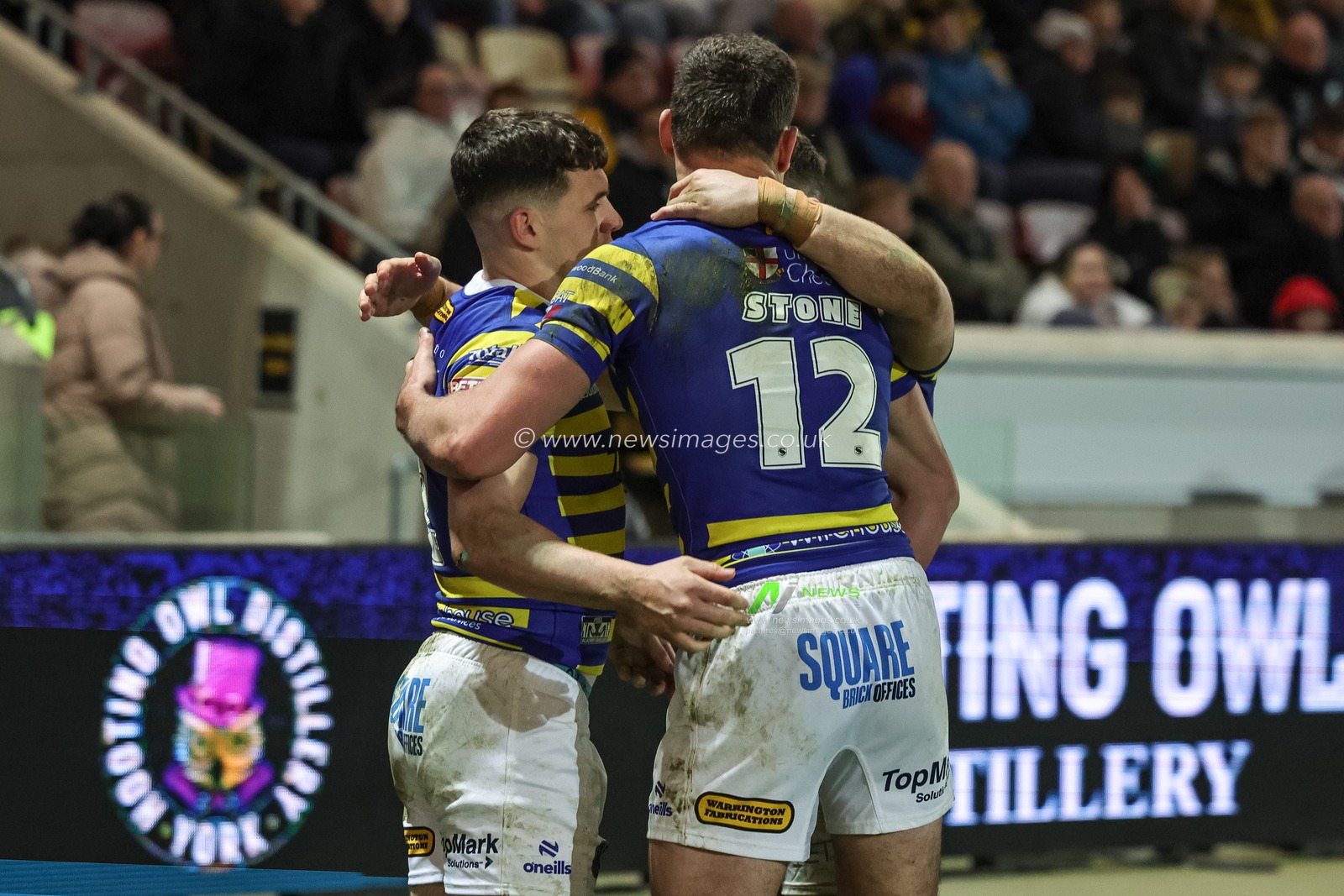 Josh Thewlis of Warrington Wolves celebrates his try during the Betfred Super League Round 4 match York Knights vs Warrington Wolves at LNER Community Stadium, York, United Kingdom on 06 March 2026

(Photo by Mark Cosgrove/News Images)