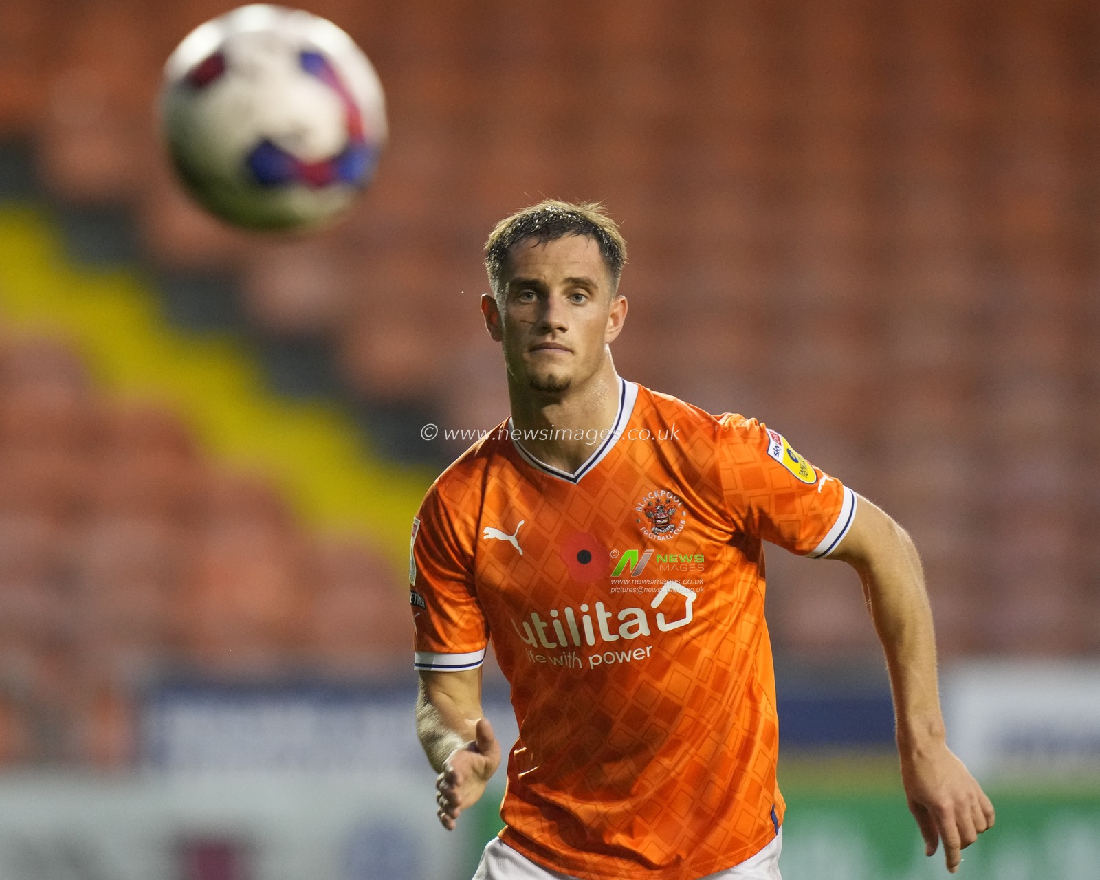 Jerry Yates #9 of Blackpool chats the ball during the Sky Bet Championship match Blackpool vs Luton Town at Bloomfield Road, Blackpool, United Kingdom, 5th November 2022

(Photo by Steve Flynn/News Images)