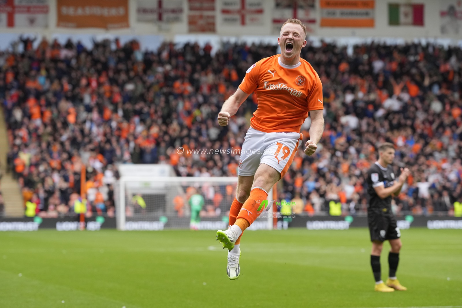 Goal scorer Shayne Lavery #19 of Blackpool celebrates during the Sky Bet League 1 match Blackpool vs Burton Albion at Bloomfield Road, Blackpool, United Kingdom, 5th August 2023

(Photo by Steve Flynn/News Images)