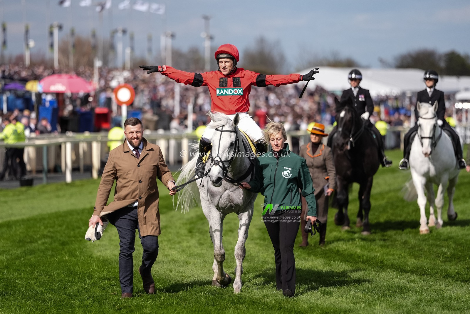 Grey Dawning ridden by Harry Skelton wins the 15:30 Jcb Melling Chase during the 2026 Randox Grand National Ladies Day at Aintree Racecourse, Aintree, United Kingdom on 10 April 2026

(Photo by Mark Cosgrove/News Images)