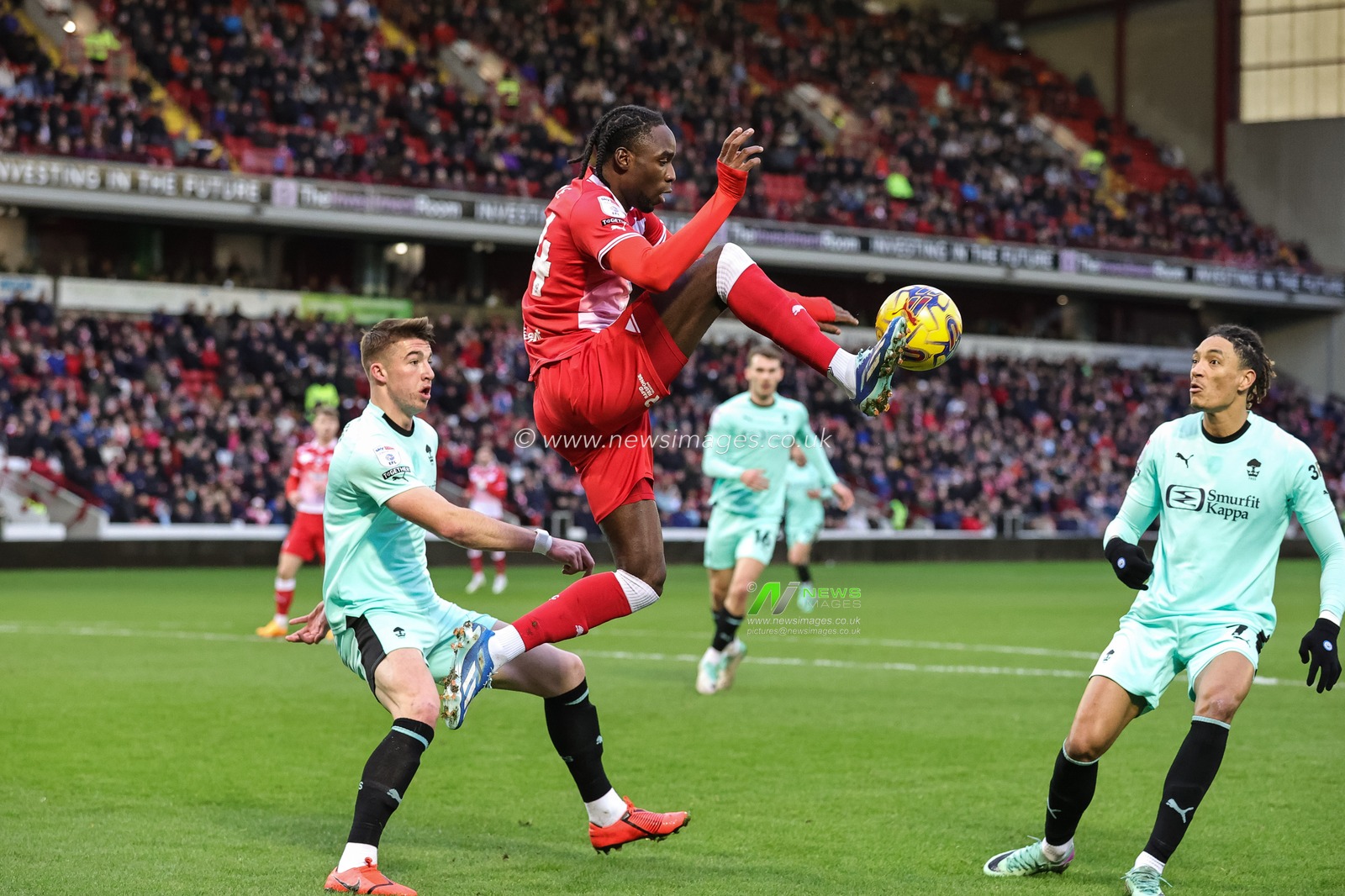 Devante Cole of Barnsley controls the ball during the Sky Bet League 1 match Barnsley vs Wigan Athletic at Oakwell, Barnsley, United Kingdom, 1st January 2024

(Photo by Mark Cosgrove/News Images)