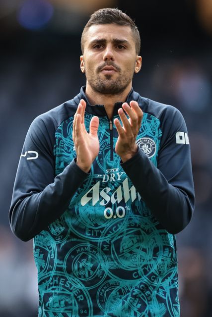 Rodrigo of Manchester City applauds the fans during the Premier League match Manchester City vs Arsenal at Etihad Stadium, Manchester, United Kingdom on 19 April 2026

(Photo by Mark Cosgrove/News Images)