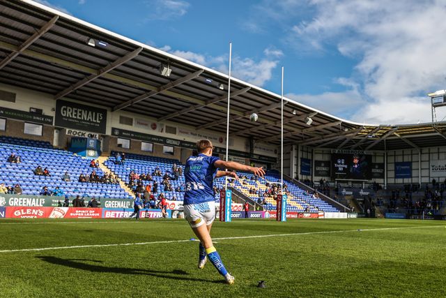 Ewan Irwin of Warrington Wolves in the pregame warmup session during the Betfred Challenge Cup Quarter Final match Warrington Wolves vs Leigh Leopards at The Halliwell Jones Stadium, Warrington, United Kingdom on 11 April 2026

(Photo by Alfie Cosgrove/News Images)