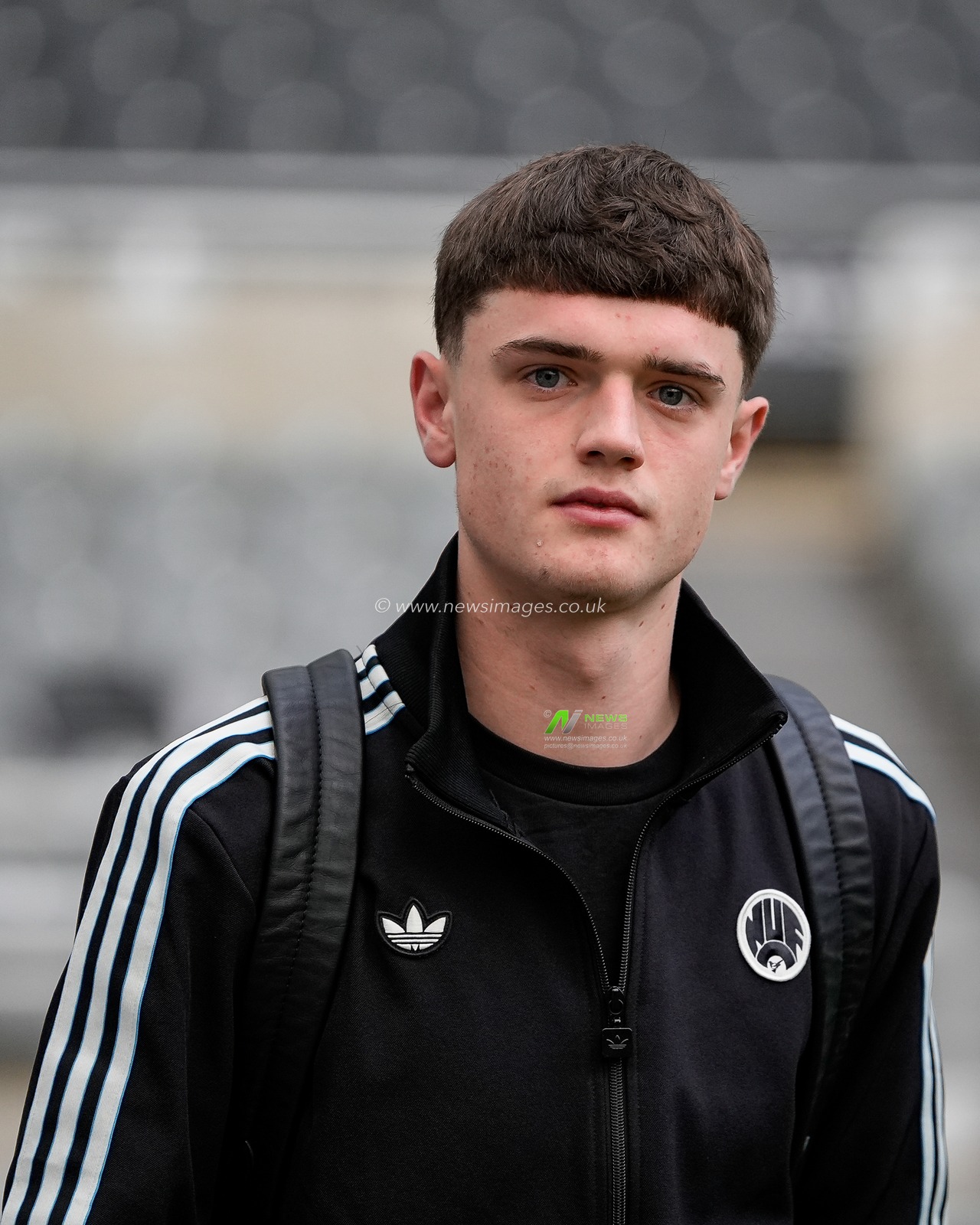 Sean Neave of Newcastle United  of Newcastle United arrives at the stadium during the Premier League match Newcastle United vs Chelsea at St. James's Park, Newcastle, United Kingdom, 20th December 2025

(Photo by Maynard Manyowa/News Images)

*** GER AUT SUI OUT ***