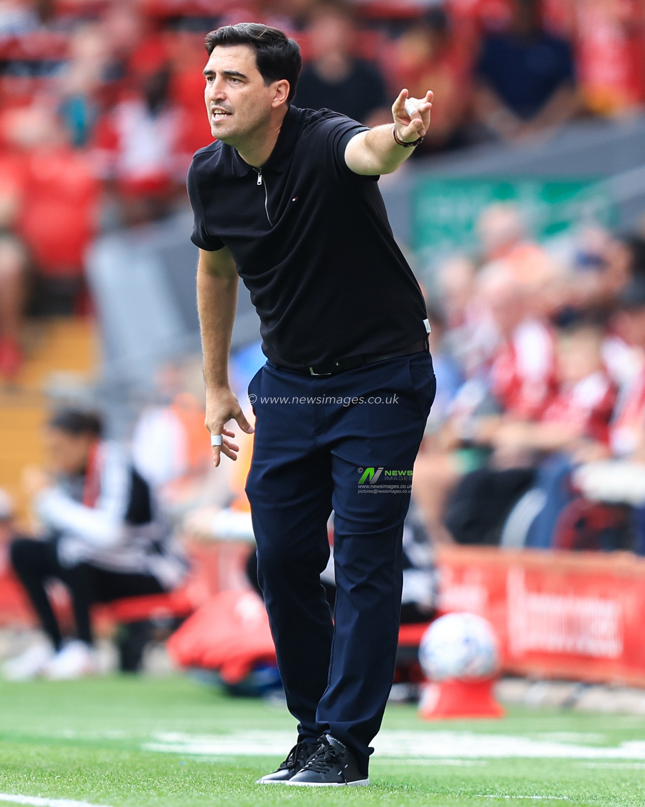Liverpool manager Andoni Iraola during the pre-season friendly match Liverpool vs Monaco at Anfield, Liverpool, United Kingdom on 09 August 2026

(Photo by Jorge Horsted/News Images)