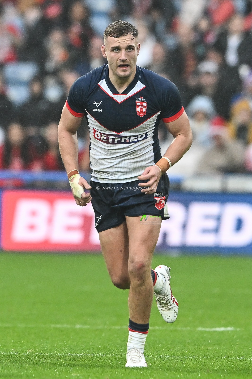 Matty Lees of England during the Rugby League International match England vs Tonga at John Smith's Stadium, Huddersfield, United Kingdom, 28th October 2023

(Photo by Craig Thomas/News Images)