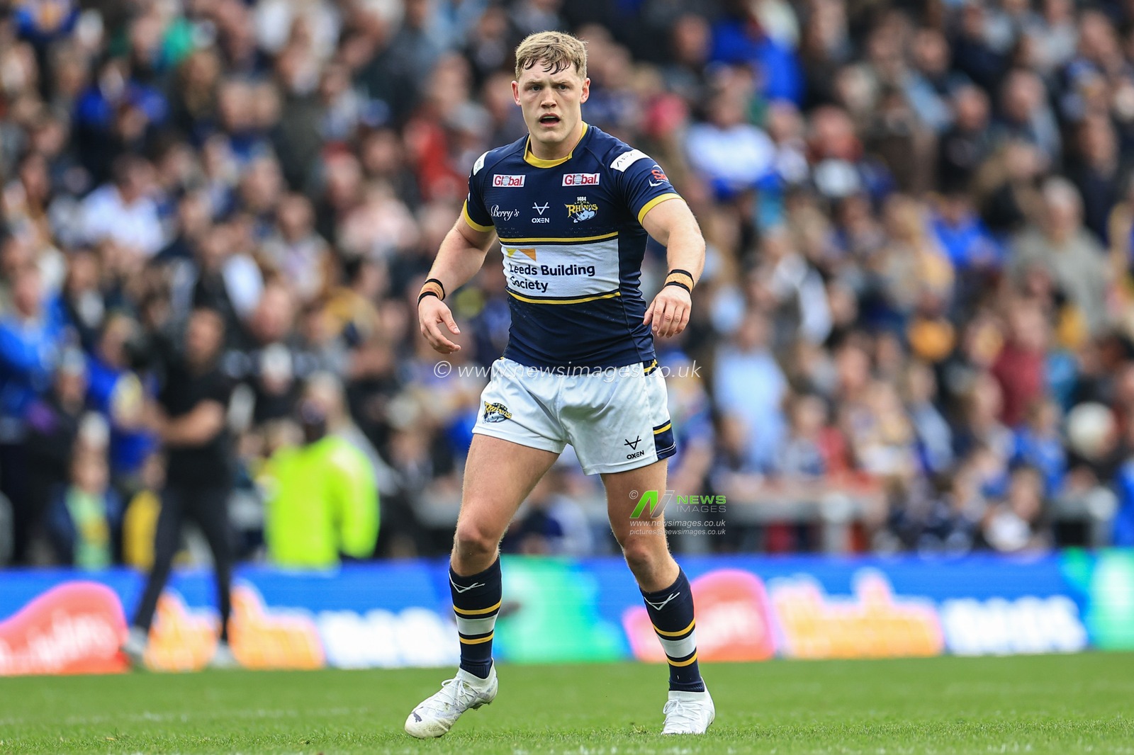 James McDonnell #19 of Leeds Rhinos during the Betfred Super League Round 8 match Leeds Rhinos vs Huddersfield Giants at Headingley Stadium, Leeds, United Kingdom, 9th April 2023

(Photo by Mark Cosgrove/News Images)