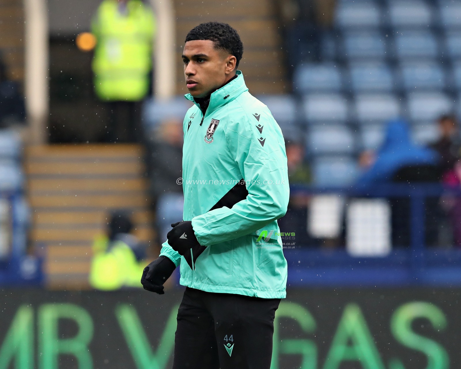Shea Charles of Sheffield Wednesday before the Sky Bet Championship match Sheffield Wednesday vs Middlesbrough at Hillsborough, Sheffield, United Kingdom, 21st April 2025

(Photo by Sam Eaden/News Images)