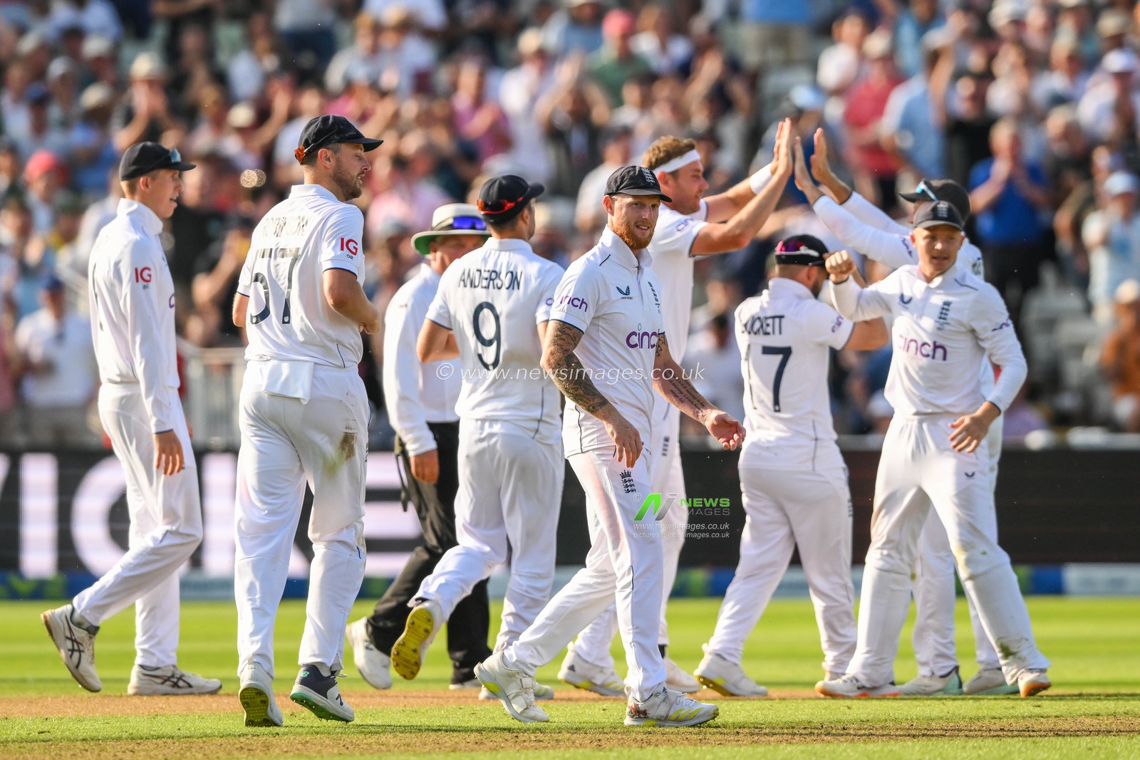 Stuart Broad of England celebrates taking the wicket of Steven Smith of Australia during the LV= Insurance Ashes Test Series Day 4 match England vs Australia at Edgbaston, Birmingham, United Kingdom, 19th June 2023

(Photo by Craig Thomas/News Images)