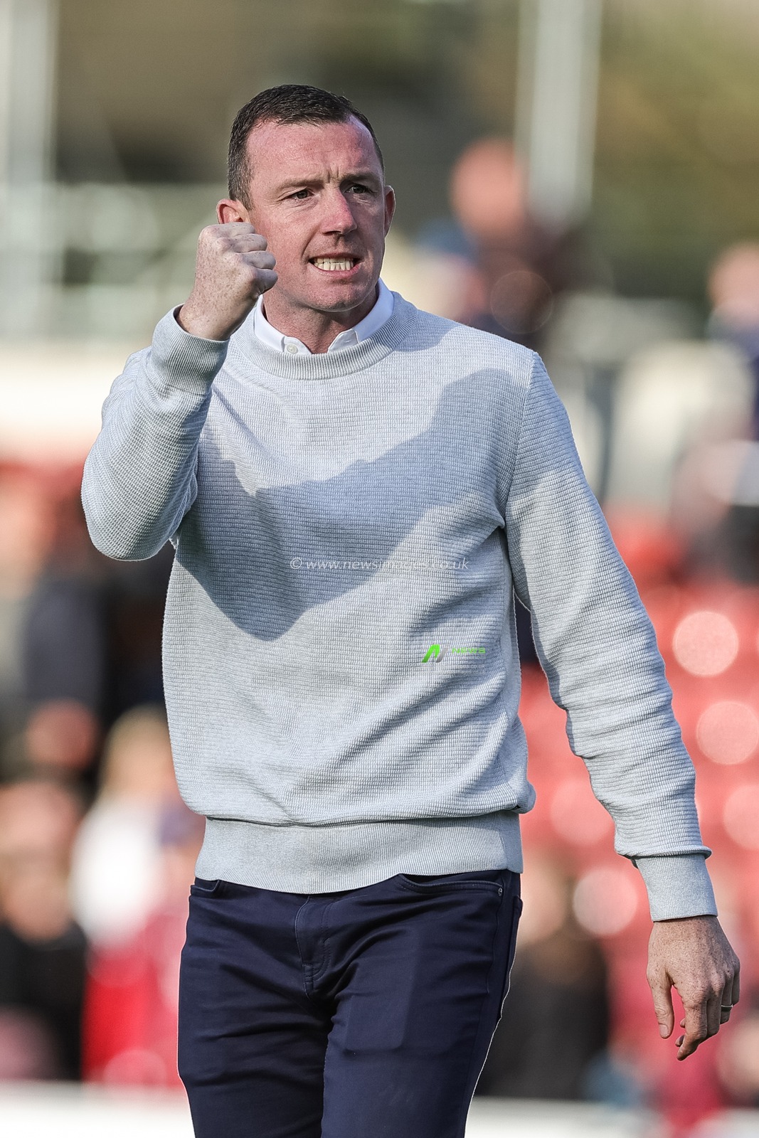 Neill Collins Head coach of Barnsley punches the air as he celebrates the 1-2 win with the fans during the Sky Bet League 1 match Northampton Town vs Barnsley at Sixfields Stadium, Northampton, United Kingdom, 23rd September 2023

(Photo by Mark Cosgrove/News Images)