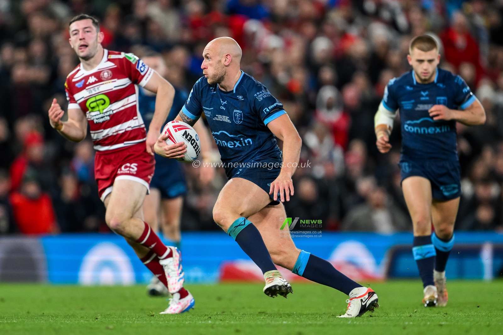 Dean Hadley of Hull KR breaks with the ball during the Betfred Super League Grand Final match Wigan Warriors vs Hull KR at Old Trafford, Manchester, United Kingdom, 12th October 2024

(Photo by Craig Thomas/News Images)