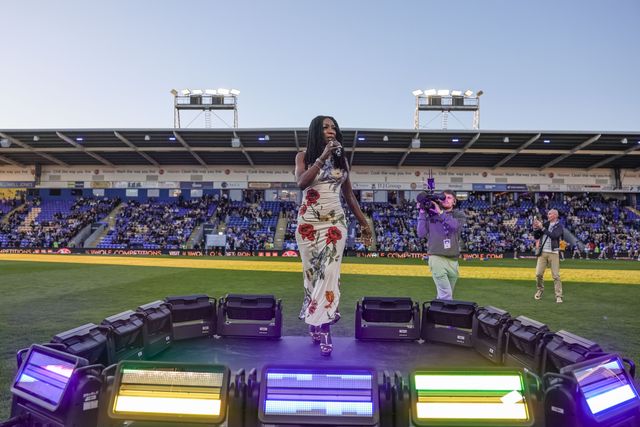 Heather Small sings sings during the Betfred Super League round 9 match Warrington Wolves vs Wigan Warriors at The Halliwell Jones Stadium, Warrington, United Kingdom on 24 April 2026

(Photo by Mark Cosgrove/News Images)