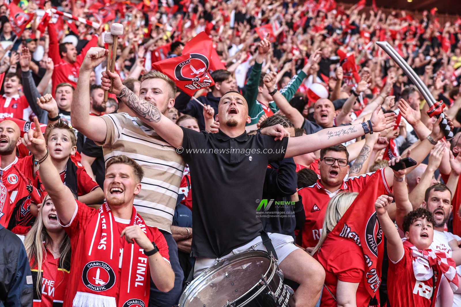 Charlton fans celebrate winning the playoff final during the Sky Bet League 1 Playoff Final match Charlton Athletic vs Leyton Orient at Wembley Stadium, London, United Kingdom, 25th May 2025

(Photo by Alfie Cosgrove/News Images)
