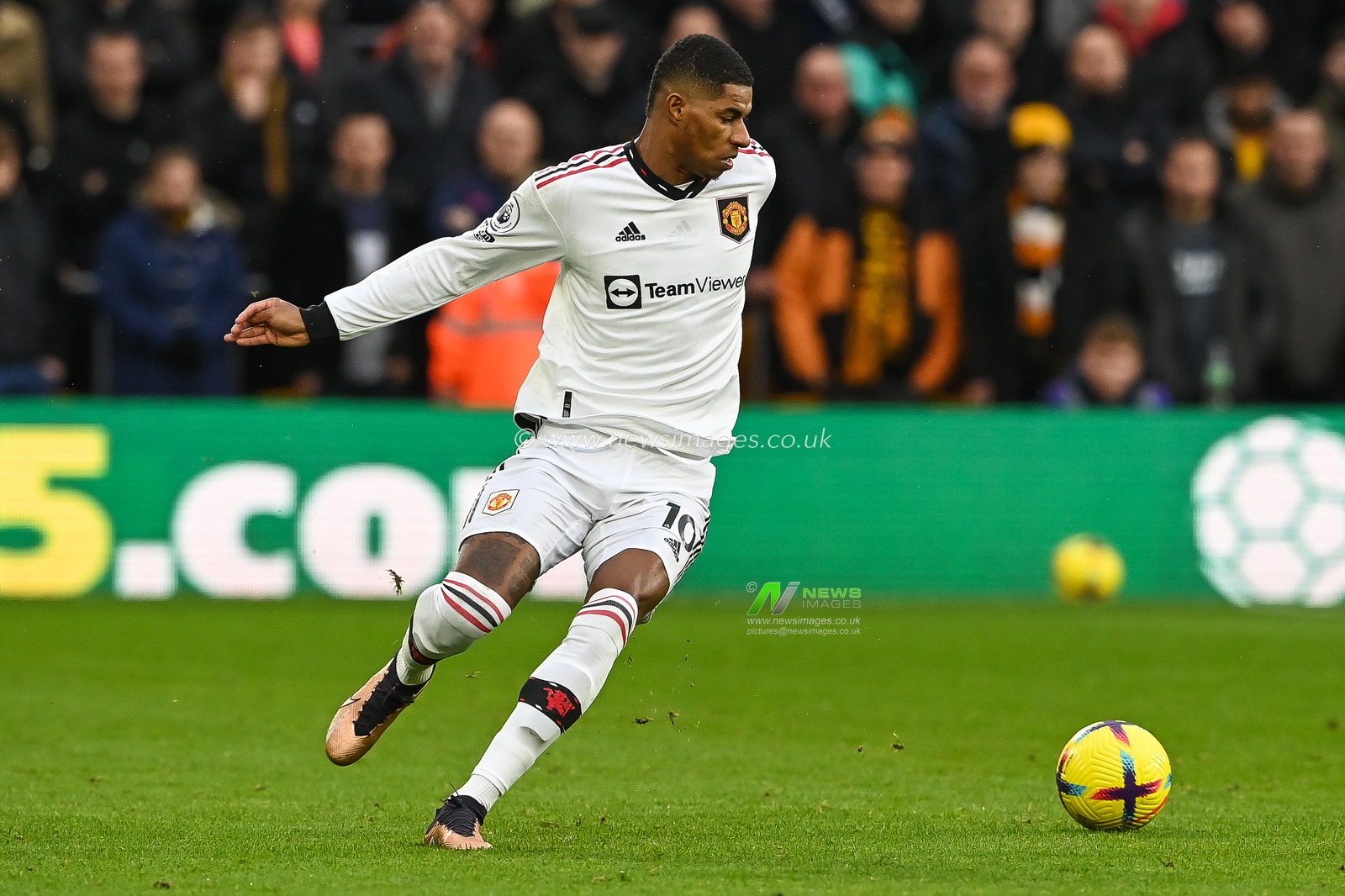 Marcus Rashford #10 of Manchester United in action during the Premier League match Wolverhampton Wanderers vs Manchester United at Molineux, Wolverhampton, United Kingdom, 31st December 2022

(Photo by Craig Thomas/News Images)