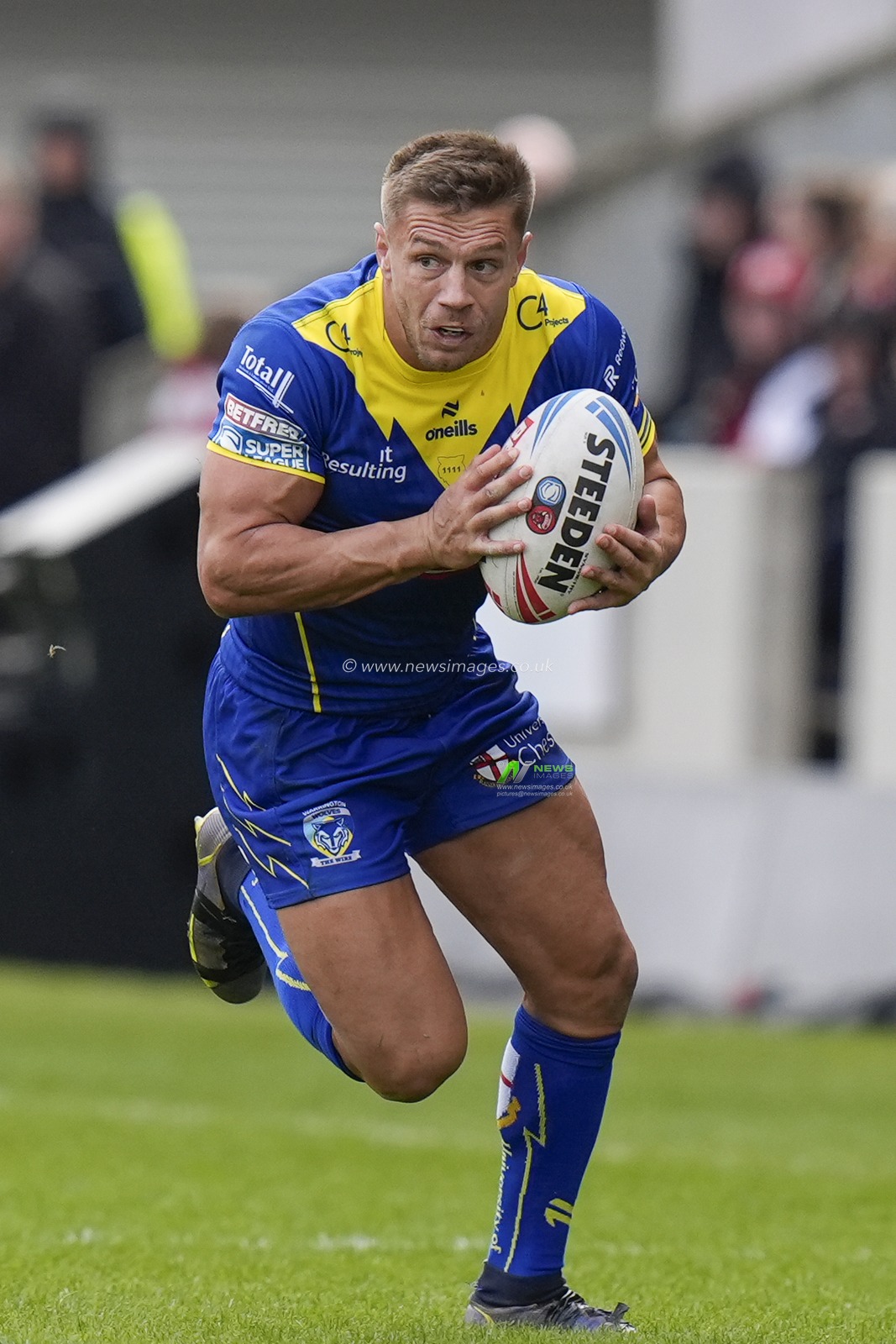 Matty Russell of Warrington Wolves makes a break during the Betfred Super League Round 9 match Salford Red Devils vs Warrington Wolves at Salford Community Stadium, Eccles, United Kingdom, 27th April 2024

(Photo by Steve Flynn/News Images)