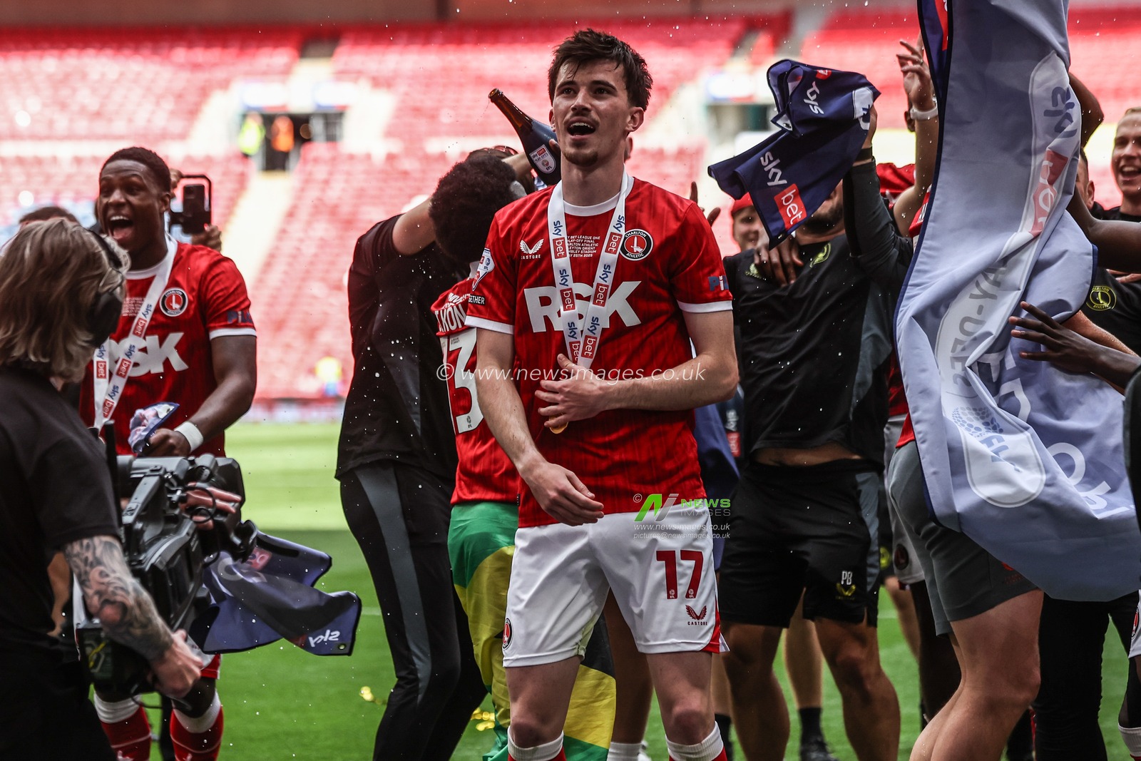 Alex Gilbert of Charlton Athletic celebrates winning the playoff final during the Sky Bet League 1 Playoff Final match Charlton Athletic vs Leyton Orient at Wembley Stadium, London, United Kingdom, 25th May 2025

(Photo by Alfie Cosgrove/News Images)