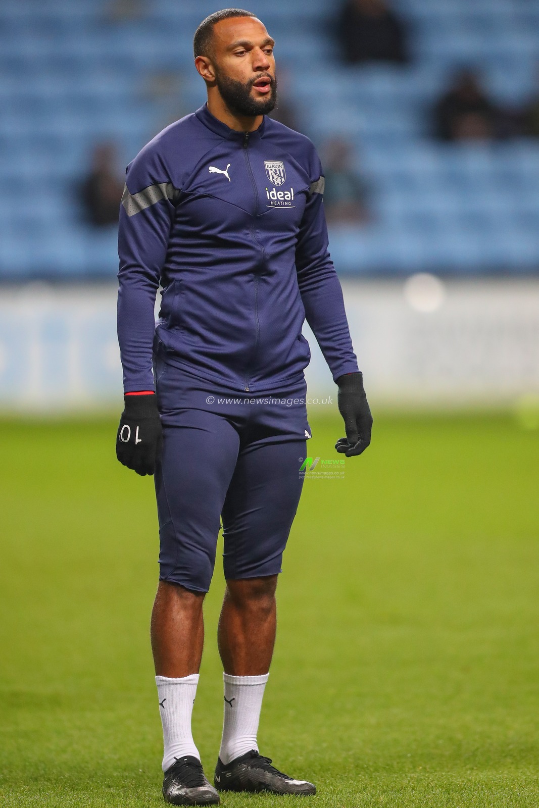 Matt Phillips #10 of West Bromwich Albion during the pre-game warm up ahead of the Sky Bet Championship match Coventry City vs West Bromwich Albion at Coventry Building Society Arena, Coventry, United Kingdom, 21st December 2022

(Photo by Gareth Evans/News Images)