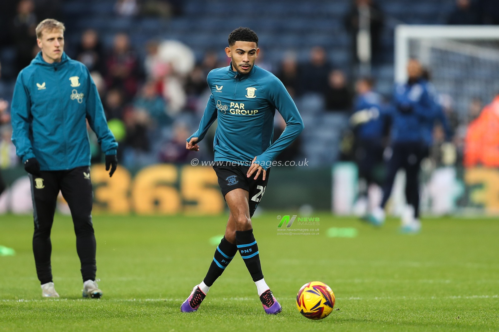 Kaine Kesler Hayden of Preston North End during the pre-game warm up ahead of the Sky Bet Championship match West Bromwich Albion vs Preston North End at The Hawthorns, West Bromwich, United Kingdom, 1st January 2025

(Photo by Gareth Evans/News Images)