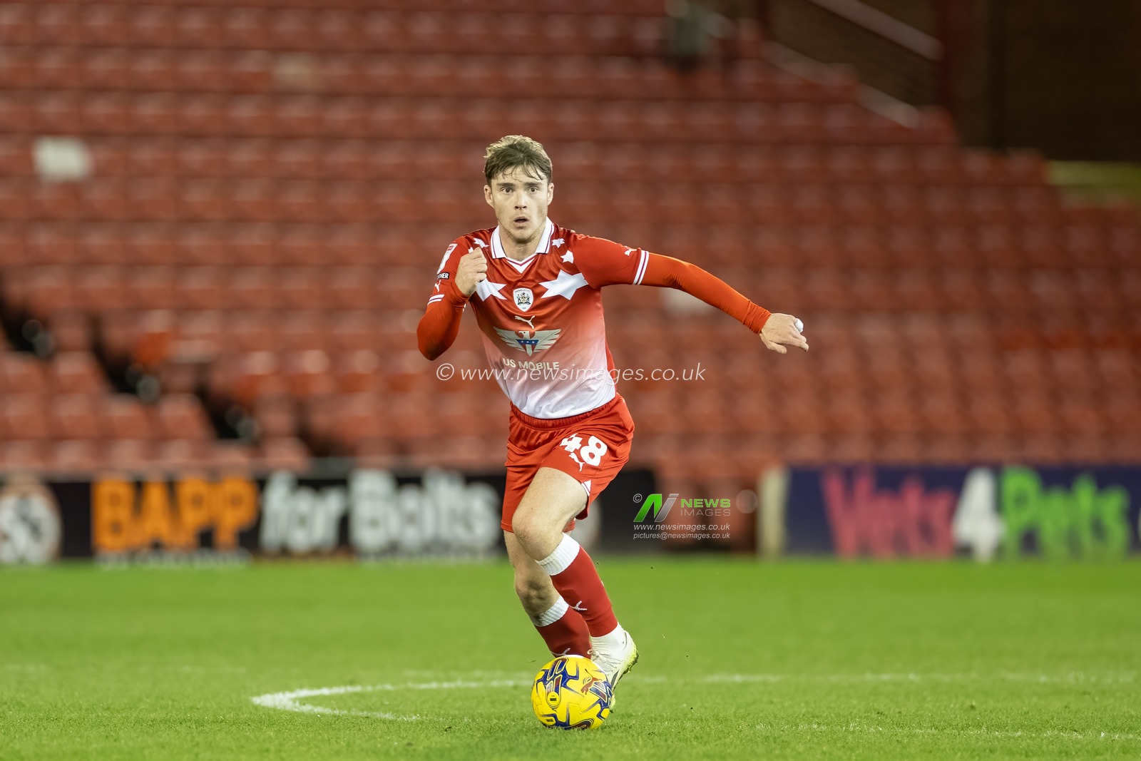 Luca Connell #48 of Barnsley in action during the Sky Bet League 1 match Barnsley vs Charlton Athletic at Oakwell, Barnsley, United Kingdom, 16th December 2023

(Photo by Mark Cosgrove/News Images)