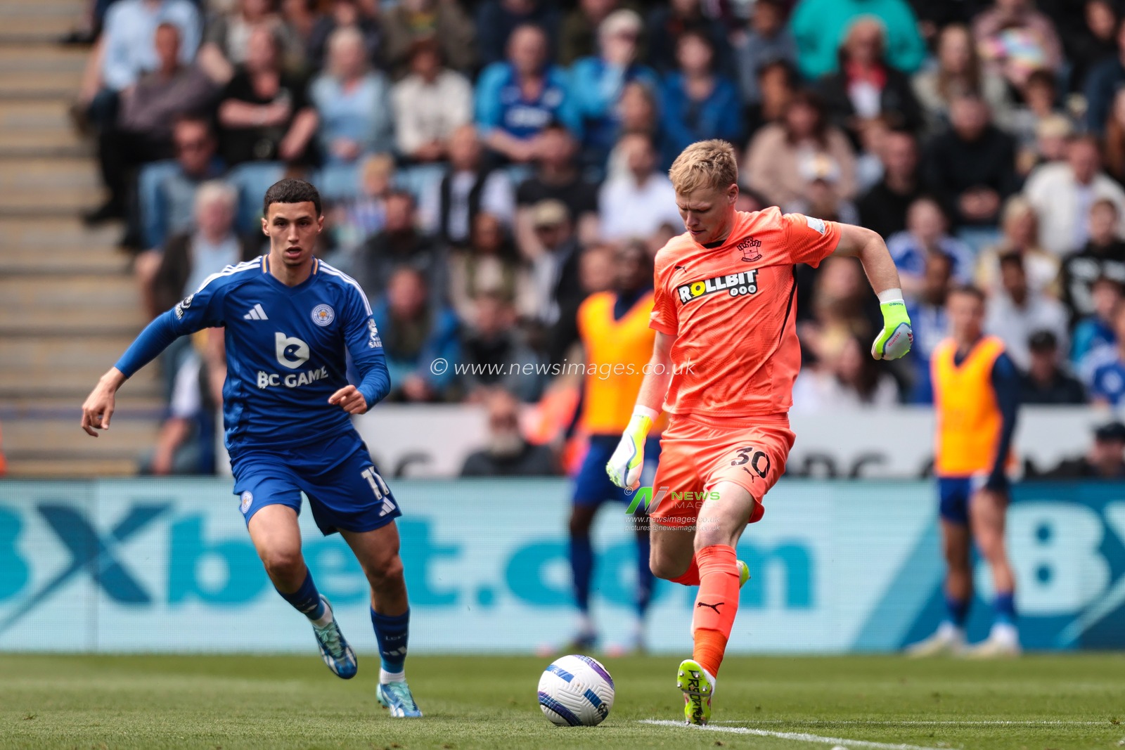Aaron Ramsdale Southampton goalkeeper in action during the Premier League match Leicester City vs Southampton at King Power Stadium, Leicester, United Kingdom, 3rd May 2025

(Photo by Richard Bierton/News Images)
