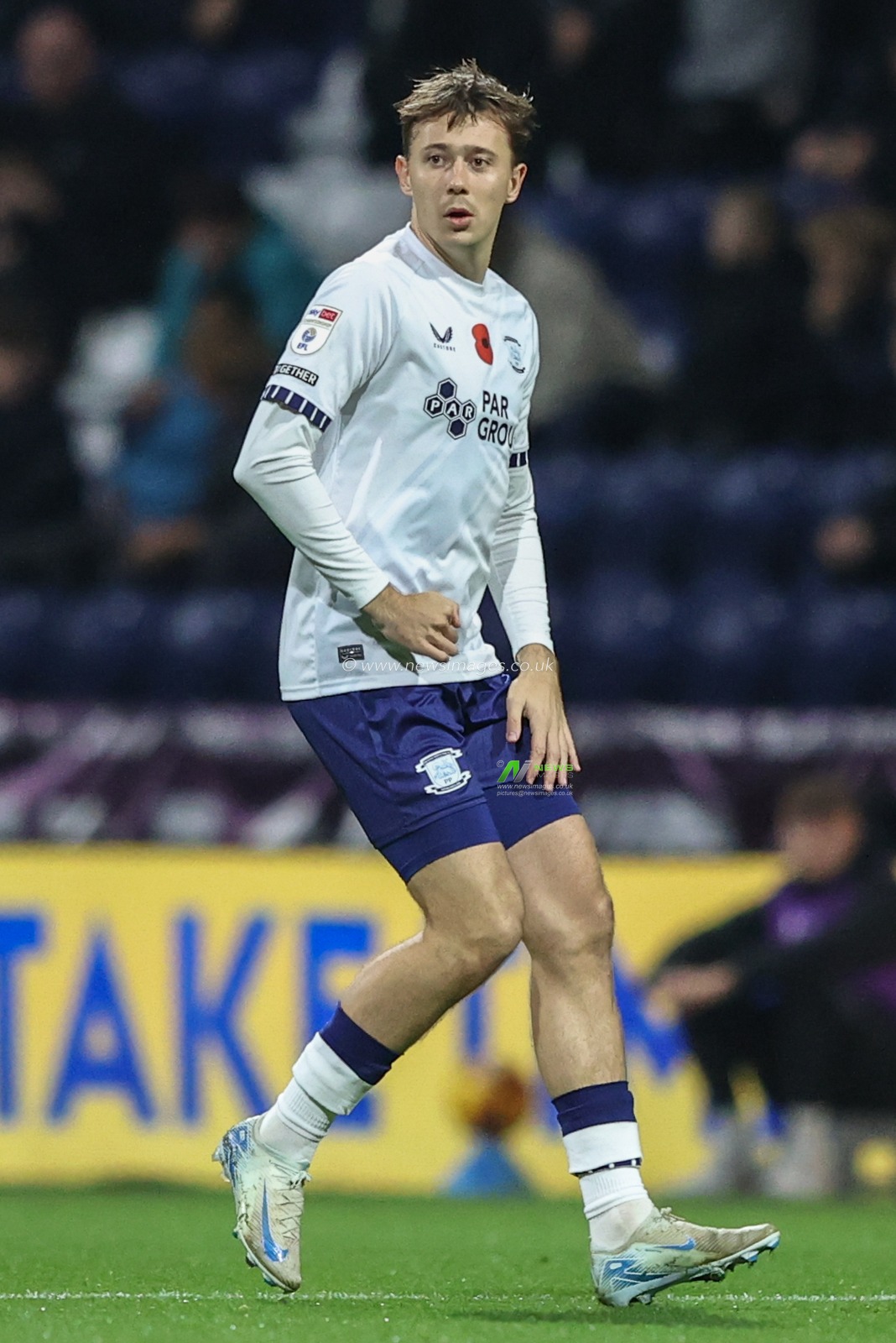 Mads FrÃ¸kjÃ¦r-Jensen of Preston North End during the Sky Bet Championship match Preston North End vs Sunderland at Deepdale, Preston, United Kingdom, 6th November 2024

(Photo by Alfie Cosgrove/News Images)