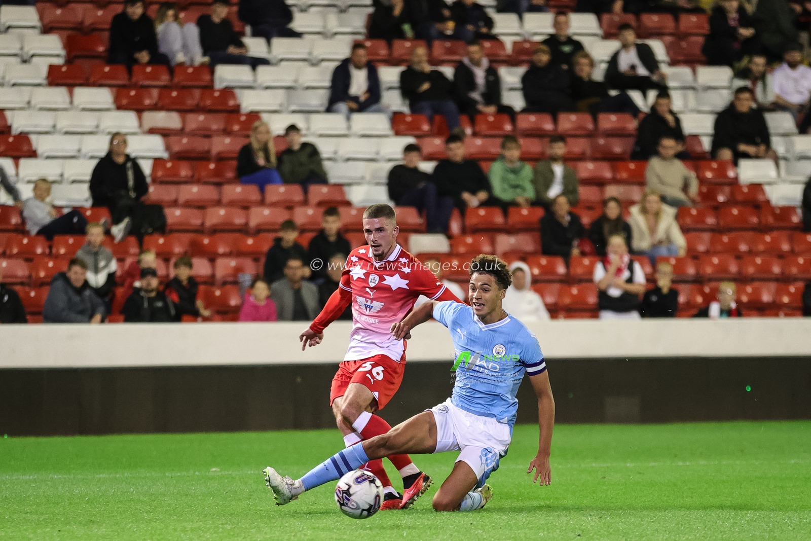 Max Watters #36 of Barnsley crosses the ball during the EFL Trophy match Barnsley vs Manchester City U21 at Oakwell, Barnsley, United Kingdom, 26th September 2023

(Photo by Mark Cosgrove/News Images)