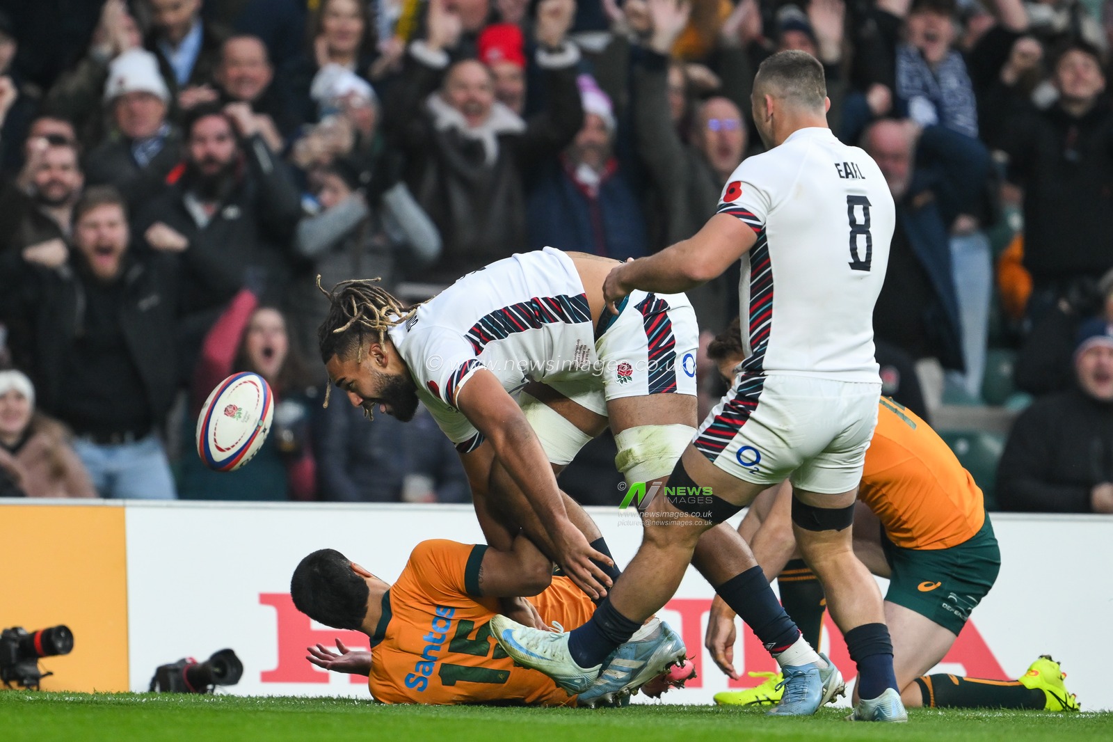 Chandler Cunningham-South of England celebrates his try during the Autumn Nations Series match England vs Australia at Allianz Stadium, Twickenham, United Kingdom, 8th November 2024

(Photo by Craig Thomas/News Images)