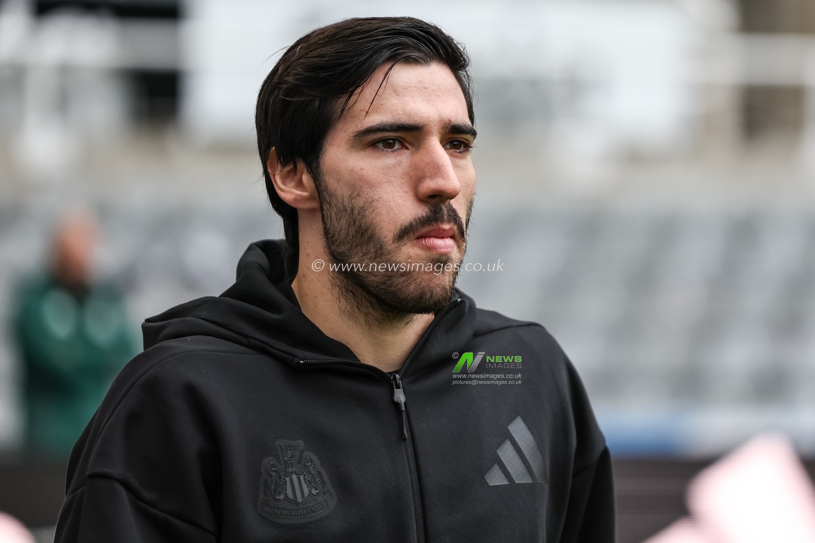 Sandro Tonali of Newcastle United arrives during the Premier League match Newcastle United vs Arsenal at St. James's Park, Newcastle, United Kingdom, 2nd November 2024

(Photo by Mark Cosgrove/News Images)