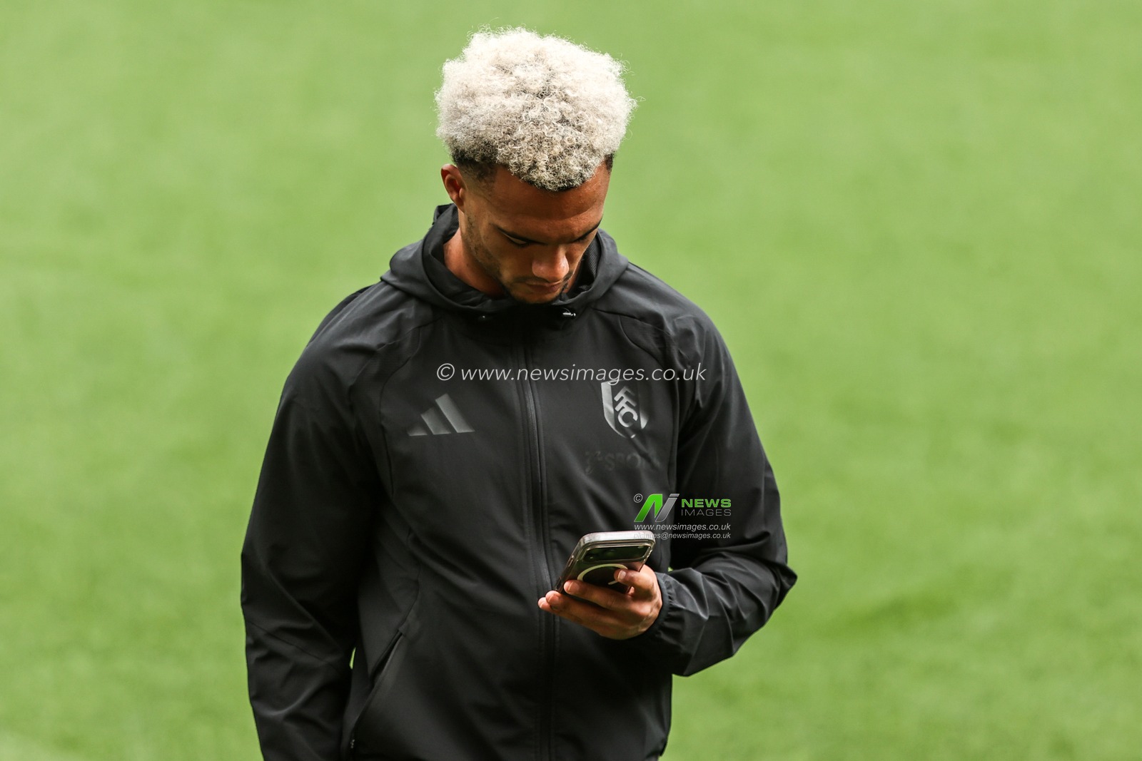 Antonee Robinson of Fulham arrives during the Premier League match Sunderland vs Fulham at Stadium Of Light, Sunderland, United Kingdom on 30 August 2026

(Photo by Alfie Cosgrove/News Images)