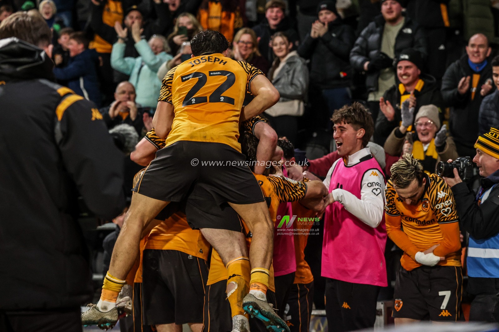 John Egan of Hull City celebrates his goal to make it 3-2 during the Sky Bet Championship match Hull City vs Derby County at MKM Stadium, Hull, United Kingdom on 24 February 2026

(Photo by Alfie Cosgrove/News Images)